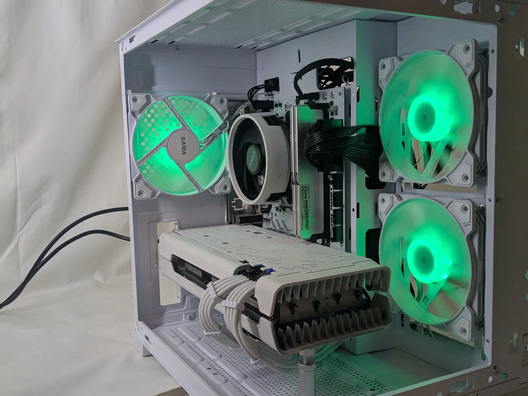 Ryzen 7 | RX 5700 | 16 GB RAM | Windows 11 home