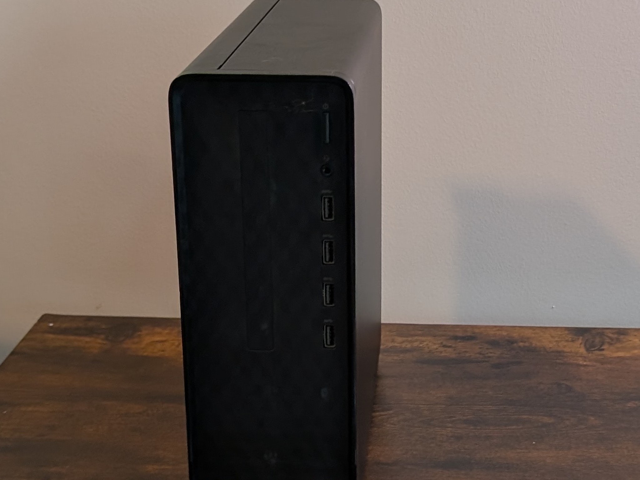 Bazzite powered Refurbished HP Slim desktop, Steam deck like performance and experience on a TV