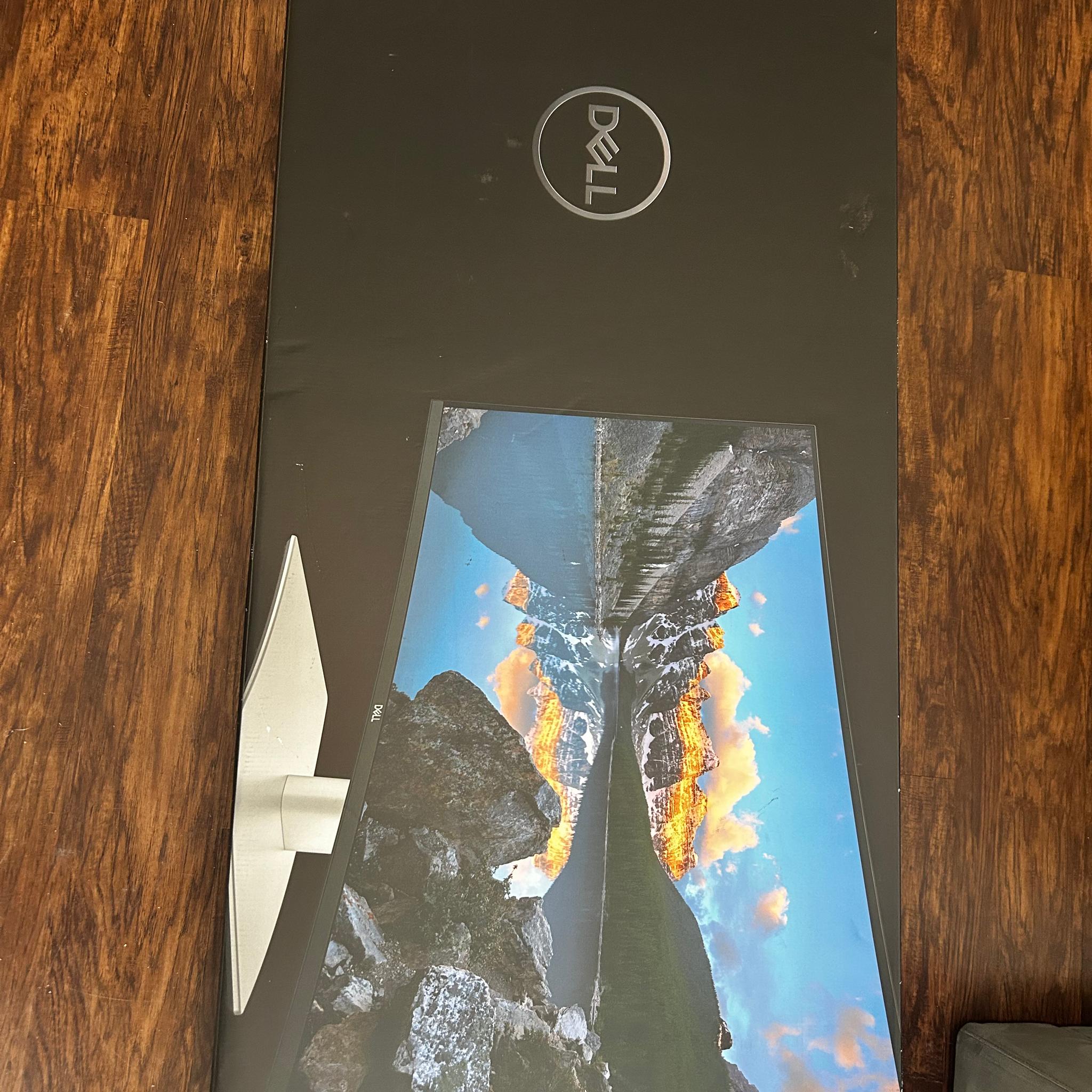 BRAND NEW Dell UltraSharp 40” 5K (5120x2160) Curved Thunderbolt Hub Monitor ($2,499 MSRP)  (U4025QW)