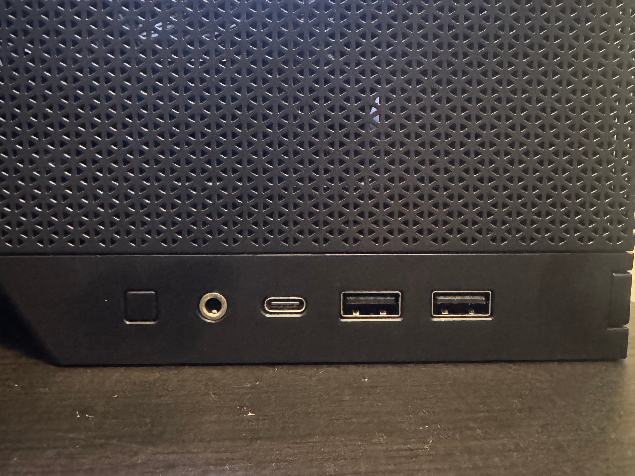 Ryzen 7 2700x | Arc A750| 16GB RAM | NVME SSD | WIFI