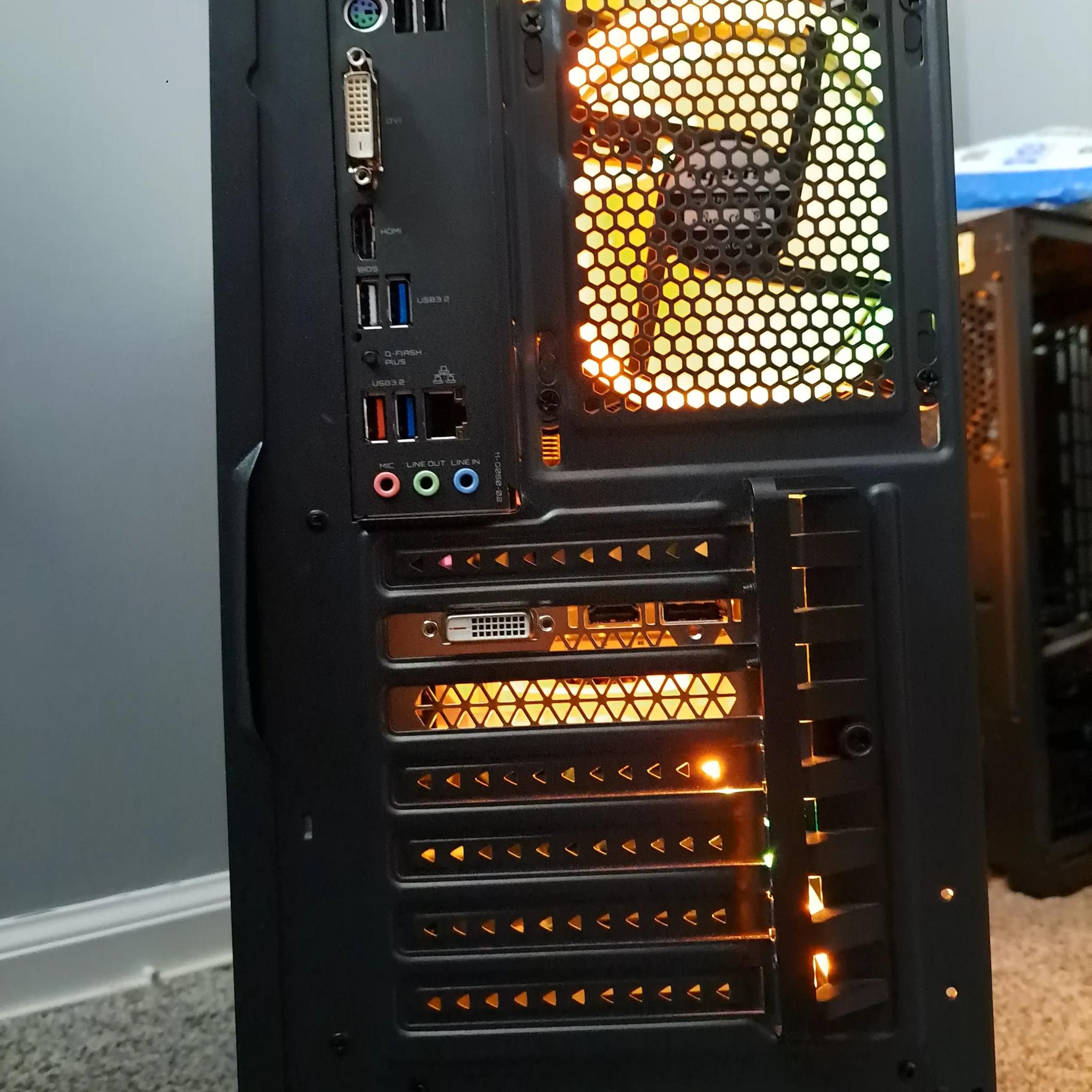 Ryzen 7 3700X - 32GB RAM - 1TB NVMe SSD