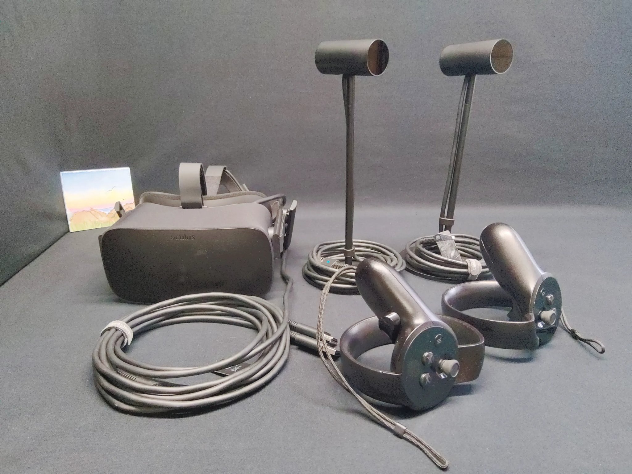 Oculus Rift Bundle 2 Touch controllers 2 Tracking Sensors with Original Box