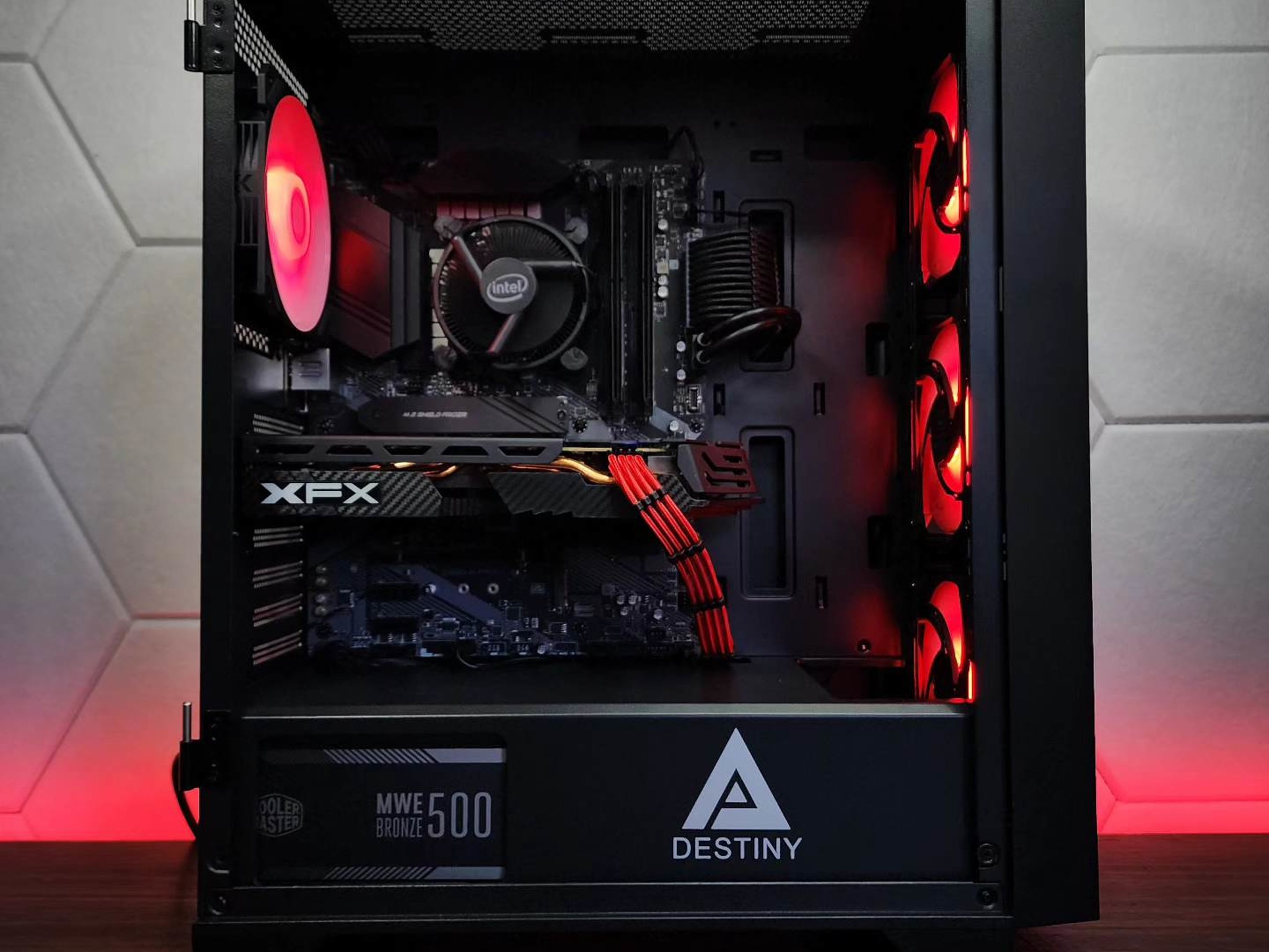 ❤️🖤❤️ RX 580 8GB // Core i3 10100F // 16GB 3600MHz // 500GB NVMe Gen4