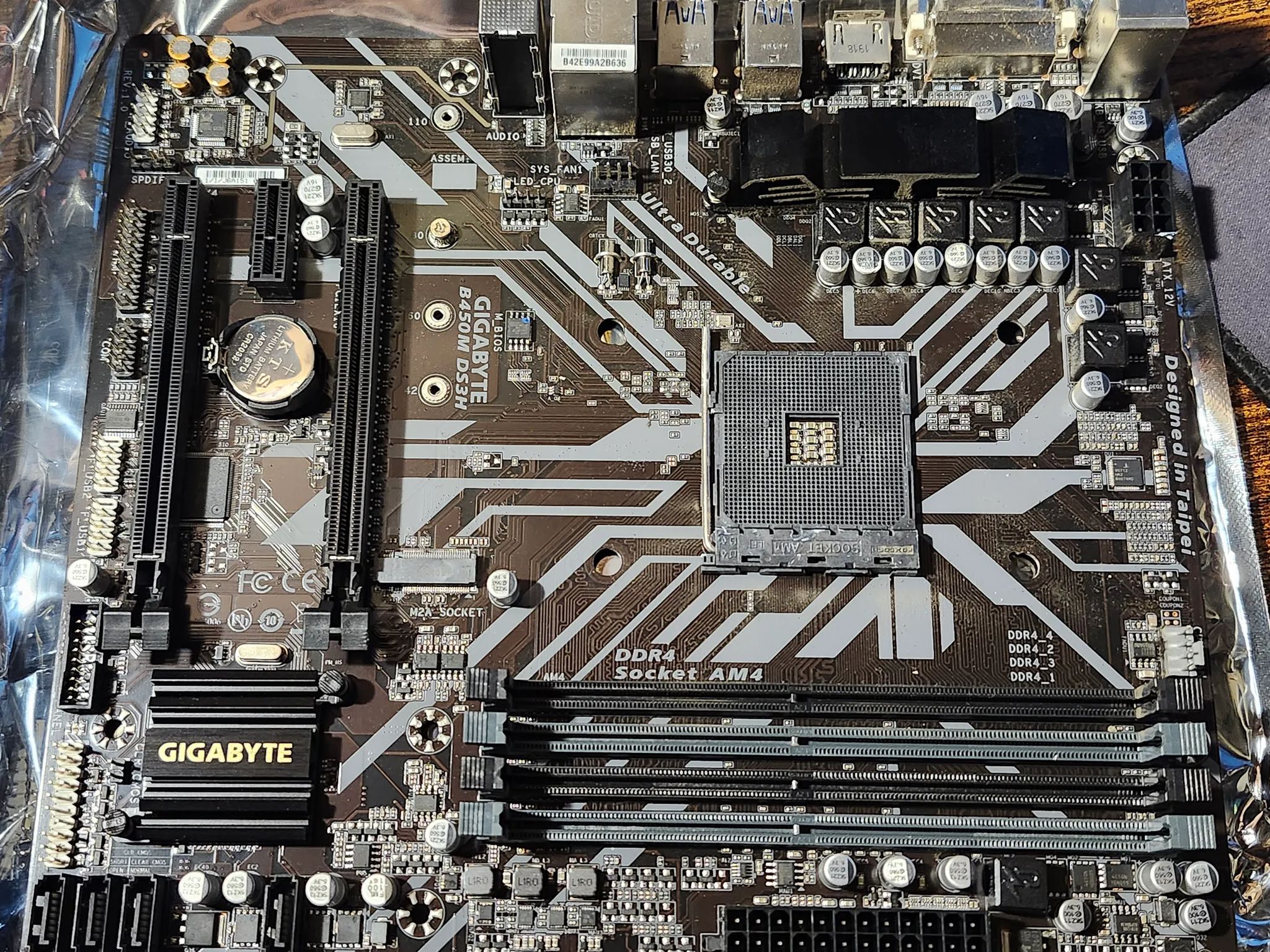 Gigabyte B450M DS3H