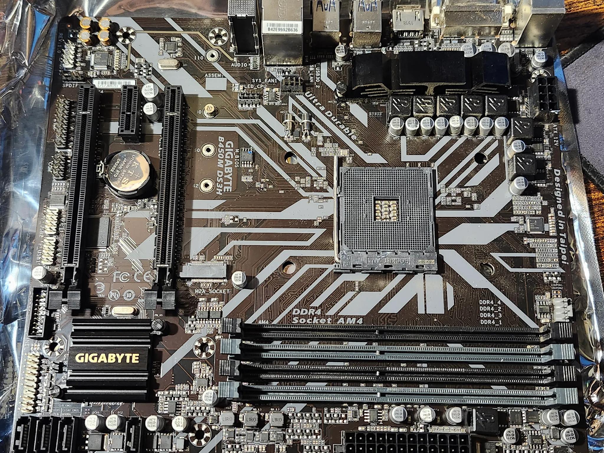 Gigabyte B450M DS3H