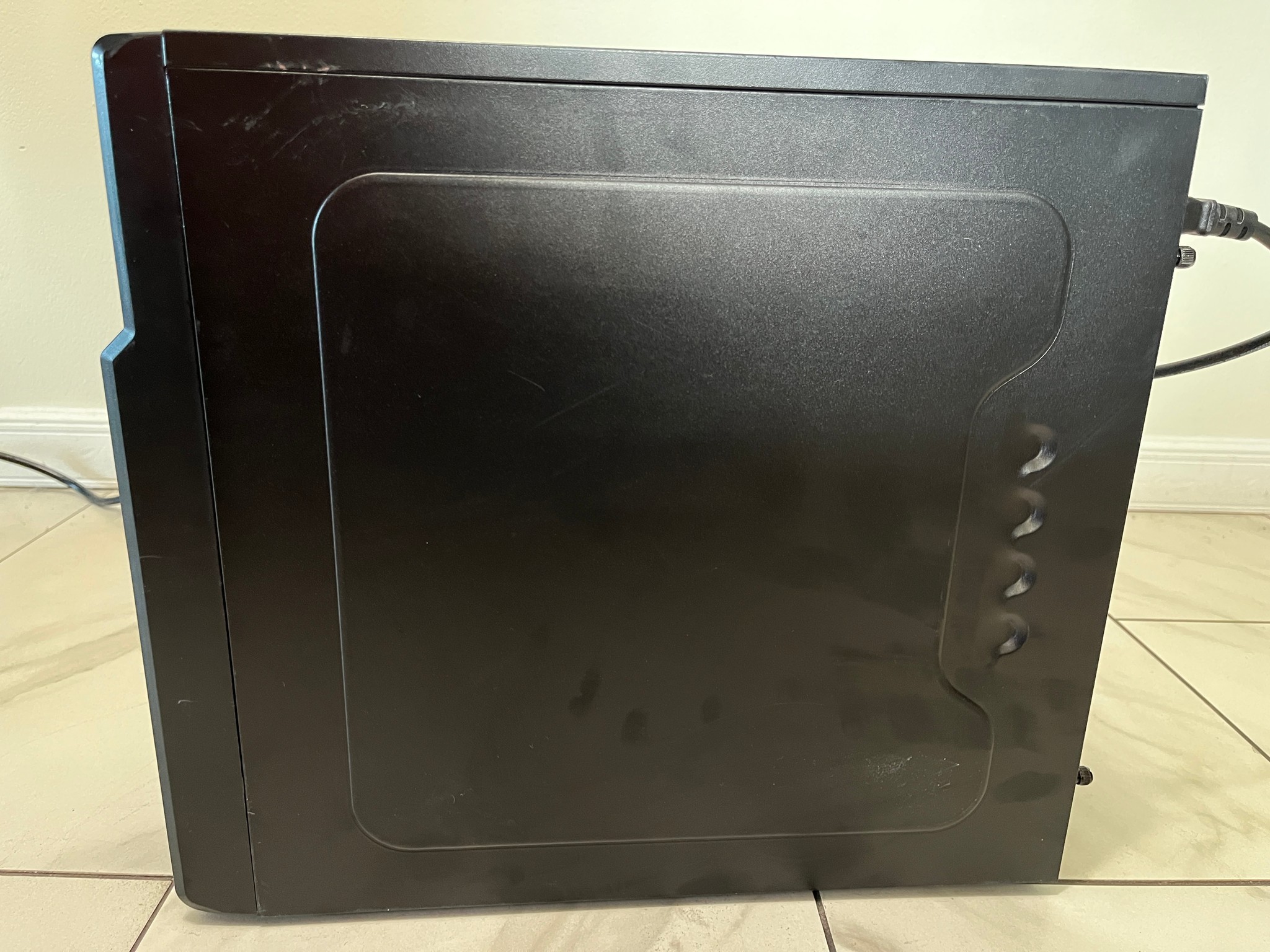 NVIDIA RTX 3060 Ti, Intel Core i5-9400f, 16GB RAM, 512GB SSD - Sleeper Gaming PC w/ Wi-Fi & BT