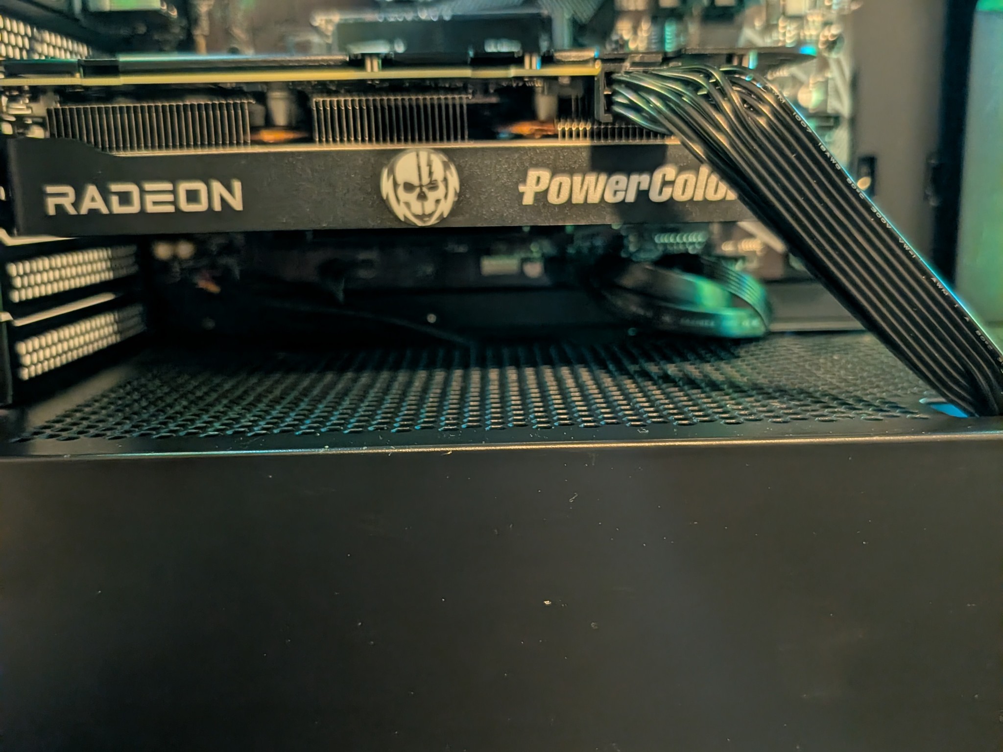 1440p Gaming PC RX 9060 XT 8 GB-Ryzen 5 5600x-32 GB DDR4 3200-1 TB NVME