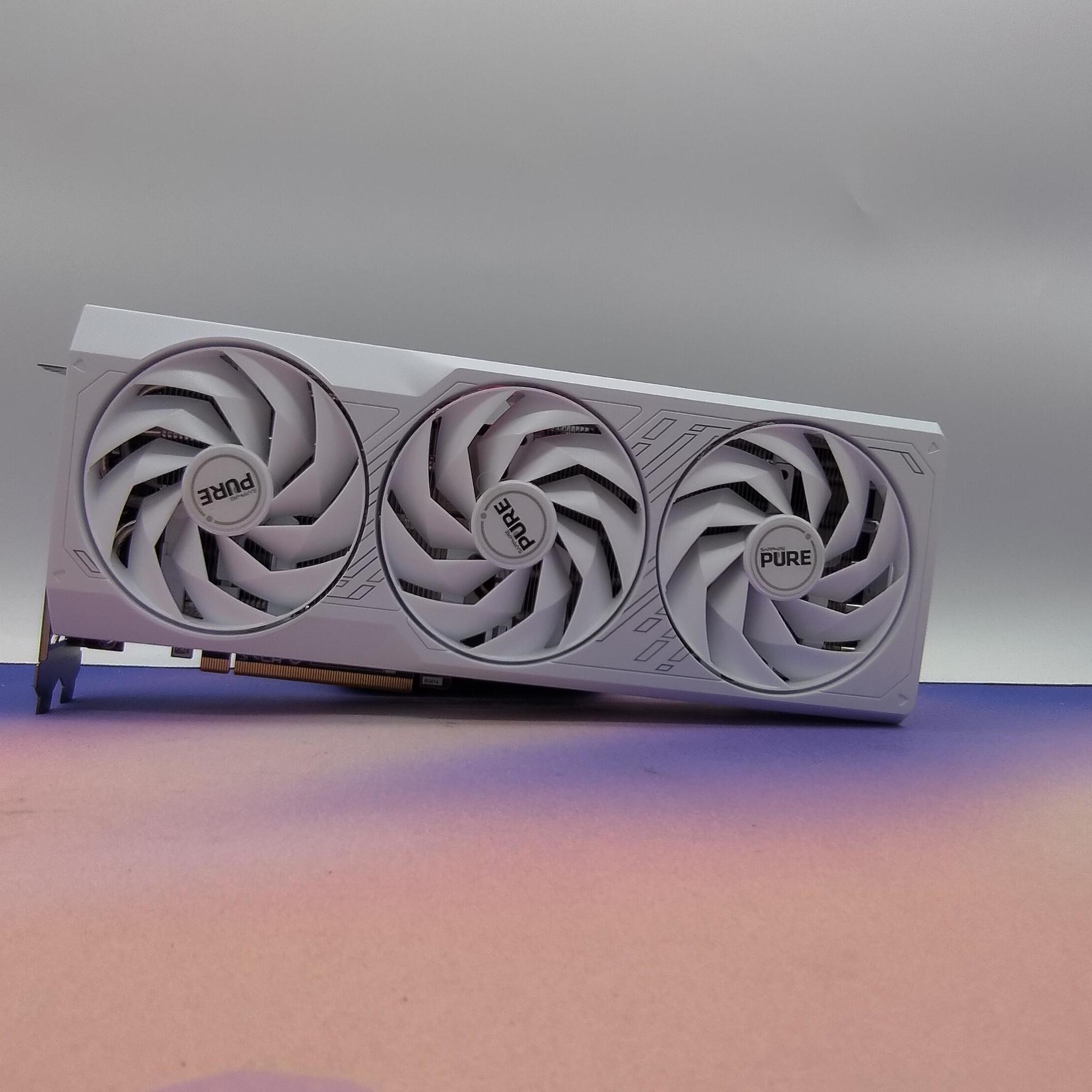 Sapphire Pure RX 7700XT