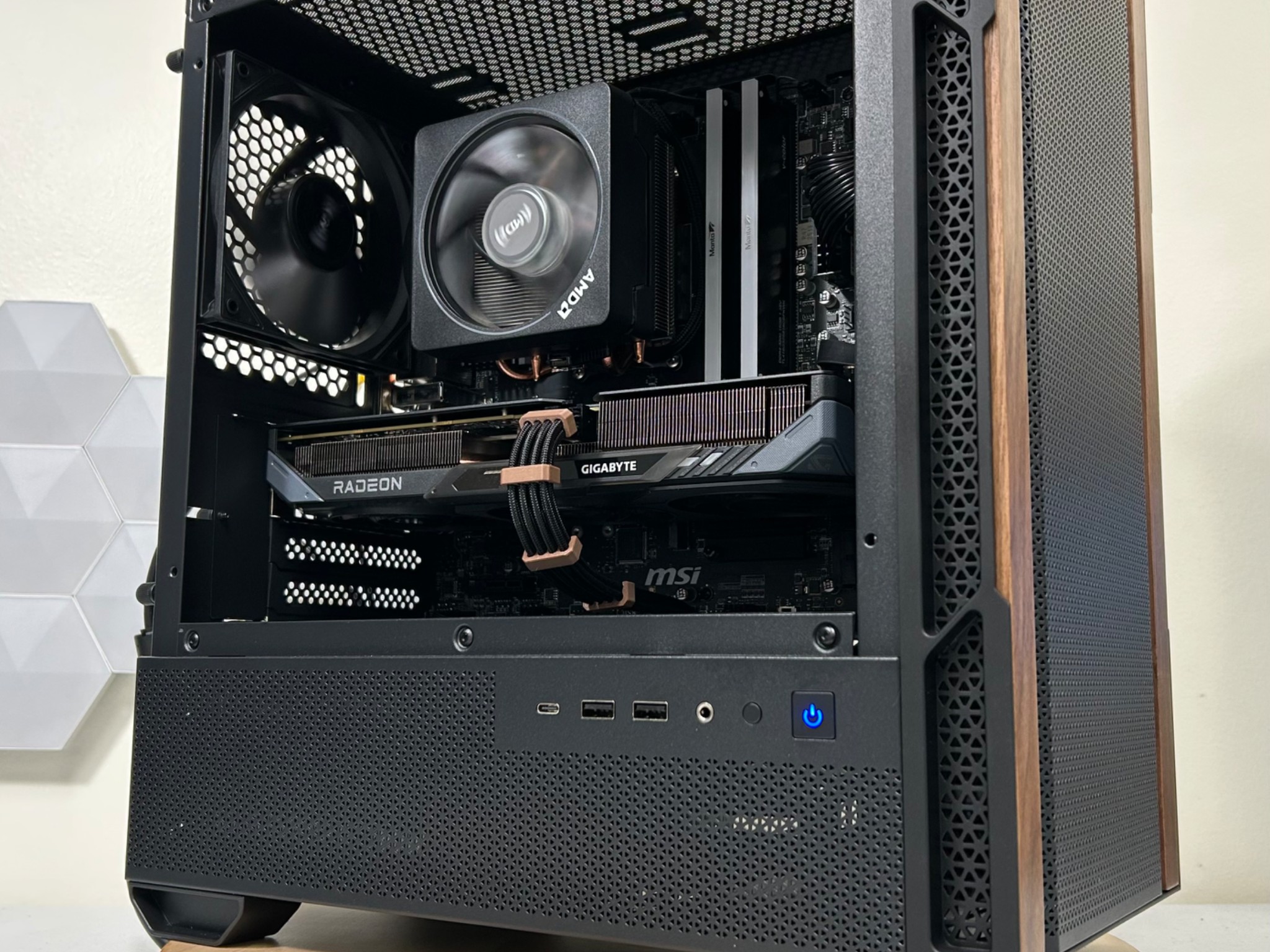 🌳 "Cypress Blaze" - Ryzen 7 5800 XT - RX 9060 XT 16GB - 32 GB - 1TB