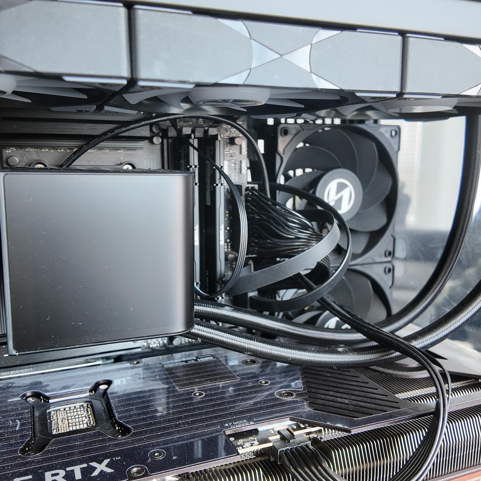 FOR SALE! ASUS RTX 5080 Noctua OC Ryzen 7 7800X3D High-End Gaming PC