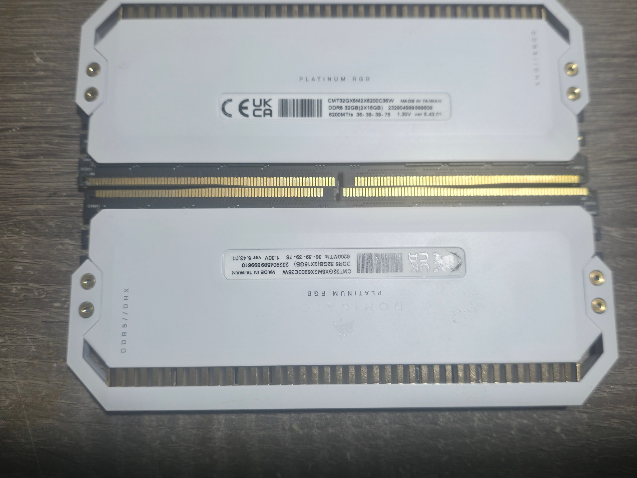CORSAIR DOMINATOR PLATINUM RGB DDR5 RAM 32GB (2x16GB) 6200MHz CL36 Intel XMP