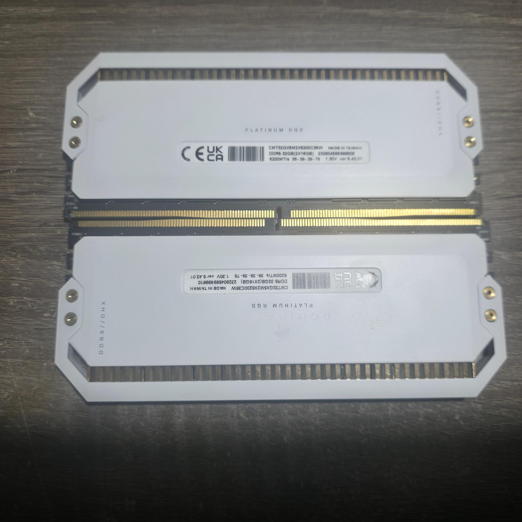 CORSAIR DOMINATOR PLATINUM RGB DDR5 RAM 32GB (2x16GB) 6200MHz CL36 Intel XMP