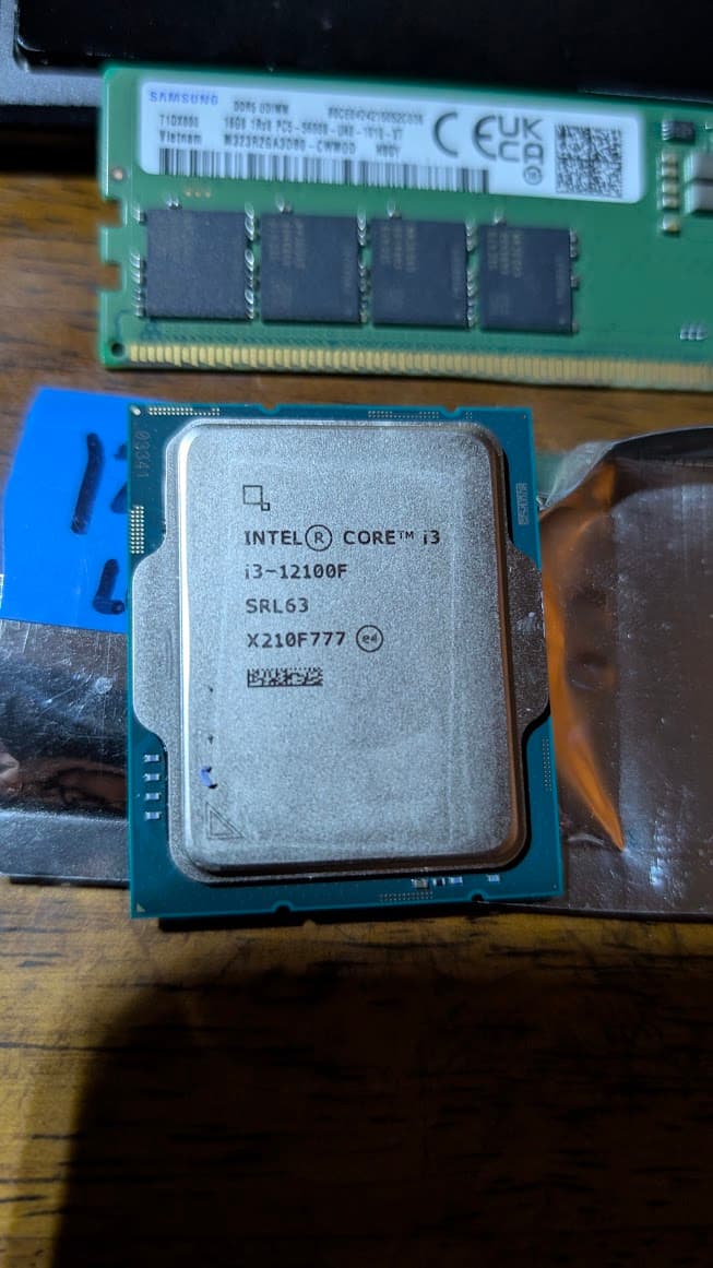 16GB ddr5 pc5 5600 udimm + CPU Intel Core i3 1200F