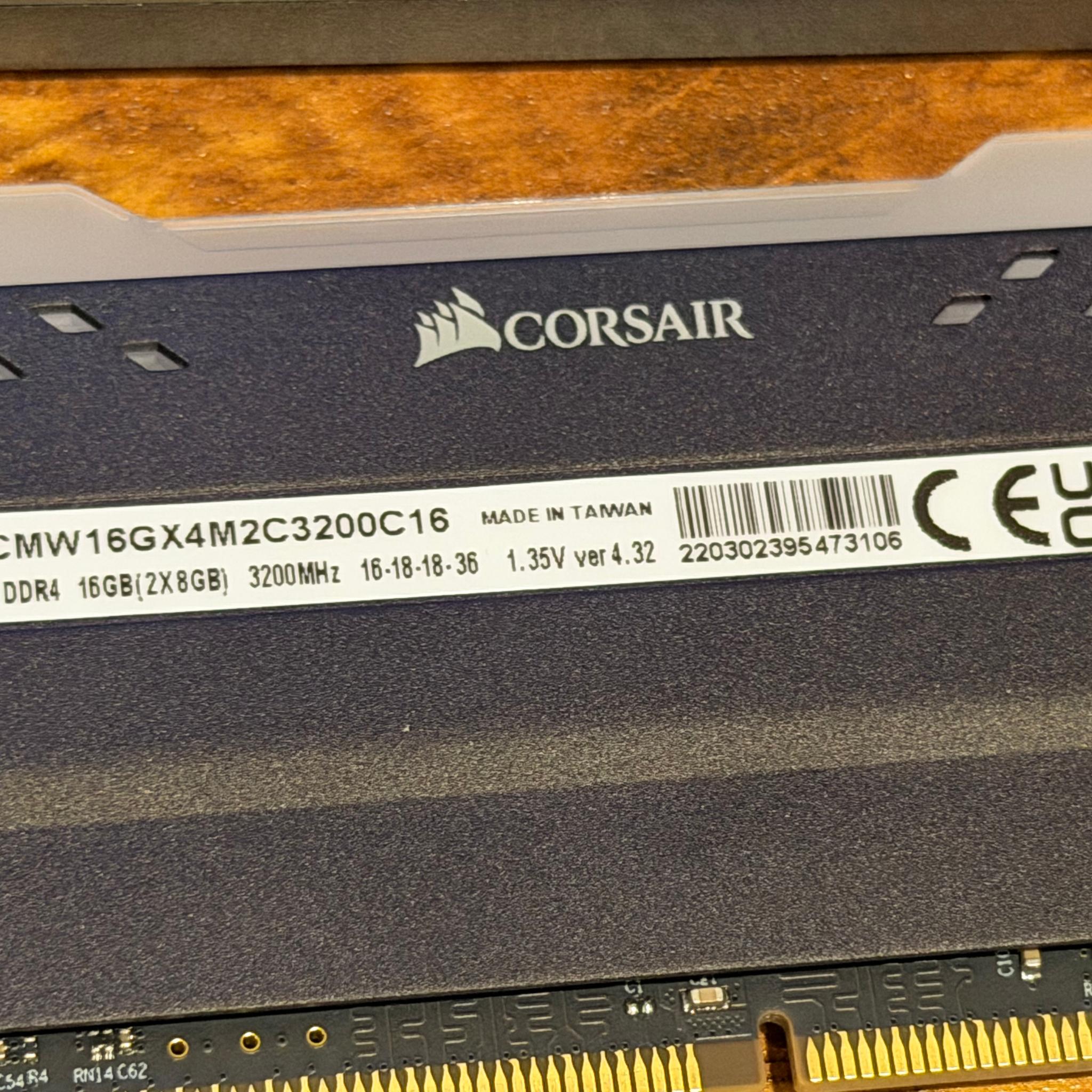Corsair Vengeance RGB Pro - DDR4 3200MHz C16 - Mint Condition