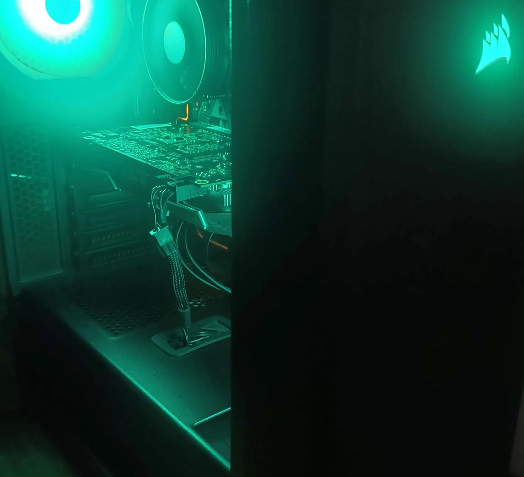 The Hammer ~ I5-9400F ~ GTX 1060 6GB ~ 16GB DDR4 3200Mhz ~ 256GB SSD ~ 2, 500GB HDD ~ ARGB