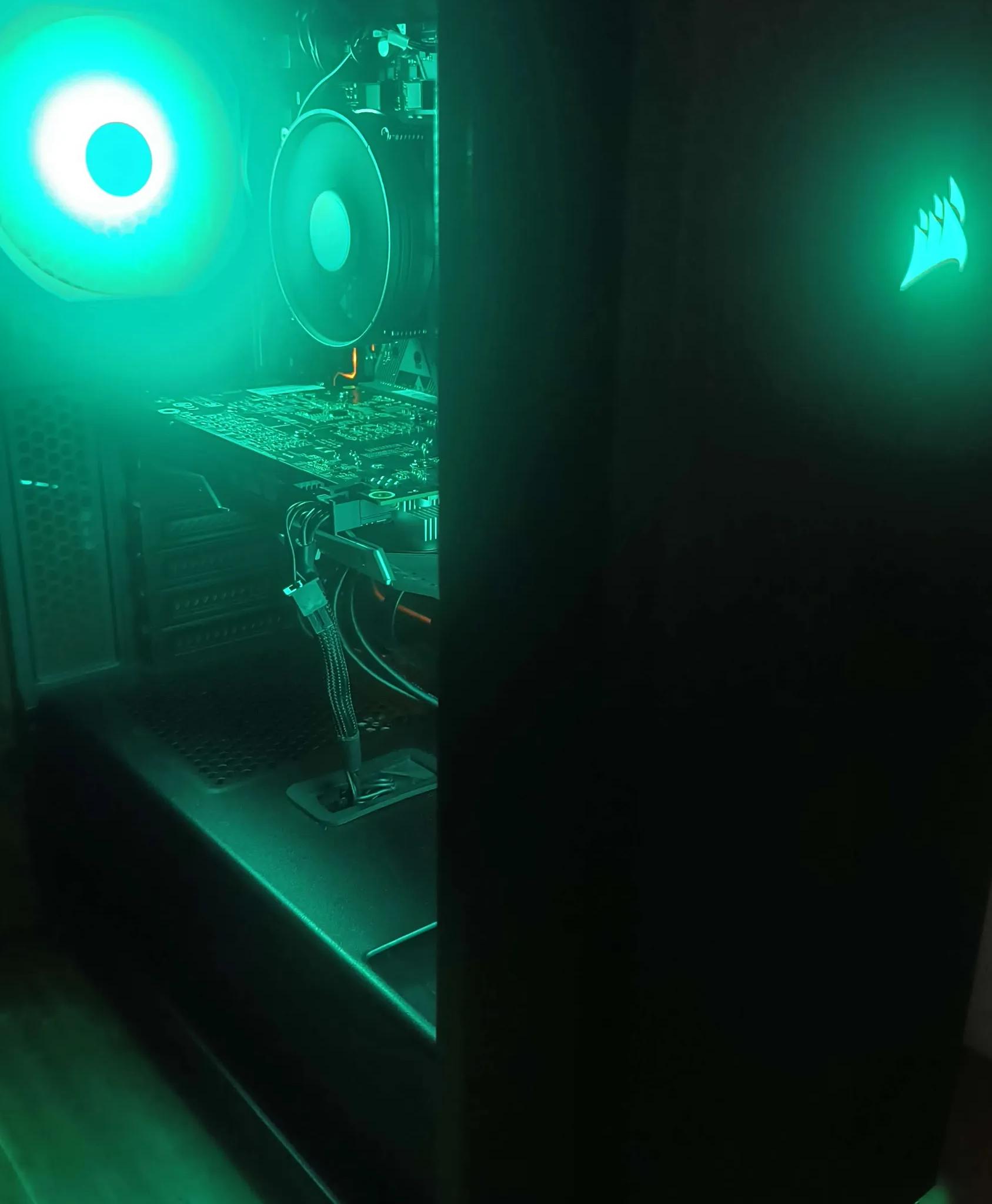 The Hammer ~ I5-9400F ~ GTX 1060 6GB ~ 16GB DDR4 3200Mhz ~ 256GB SSD ~ 2, 500GB HDD ~ ARGB