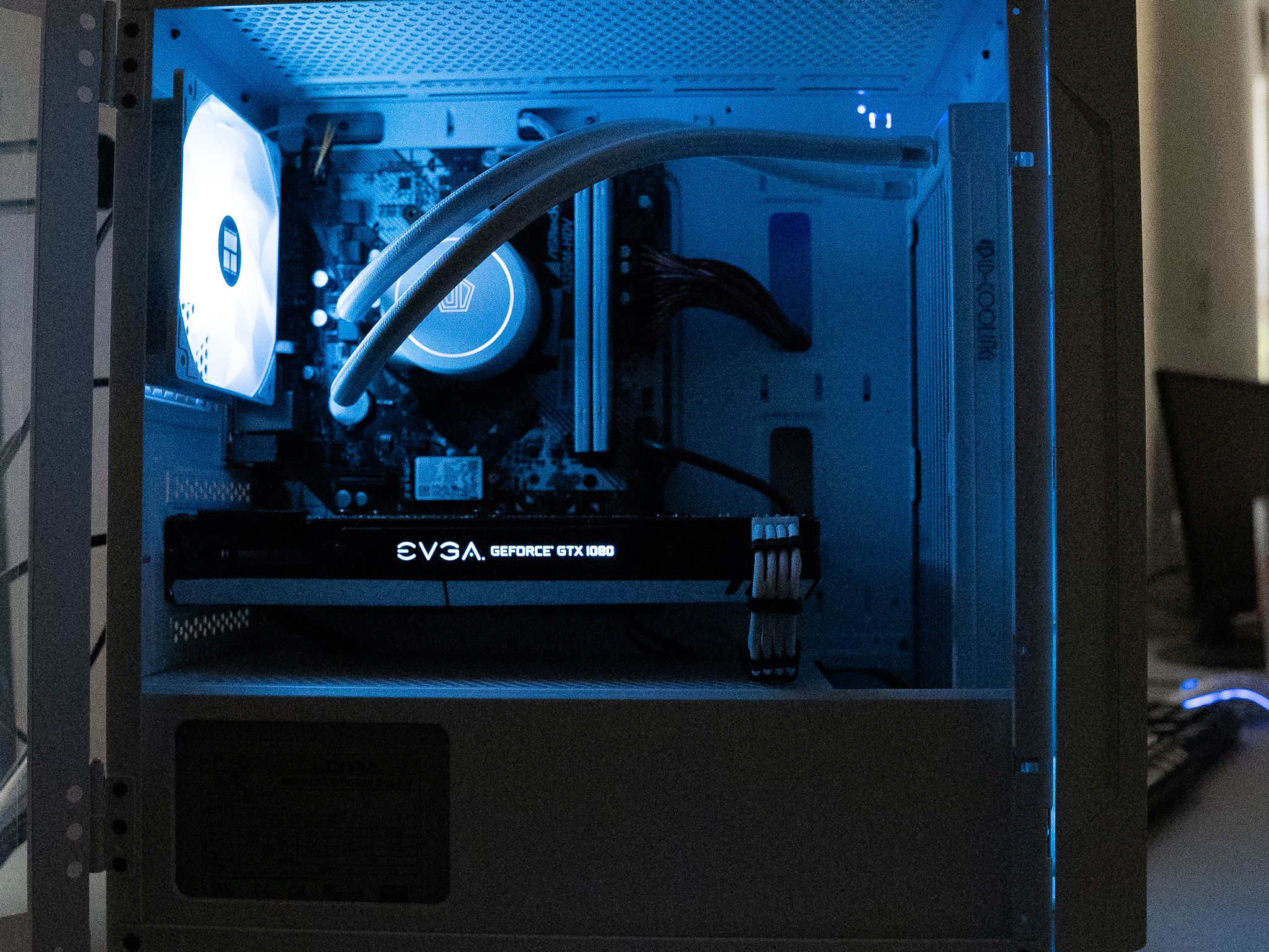 🌨🌨 | EVGA GTX 1080 8GB | RYZEN 5 3500X | 16GB DDR4 RAM | 750GB | Arctic Winter
