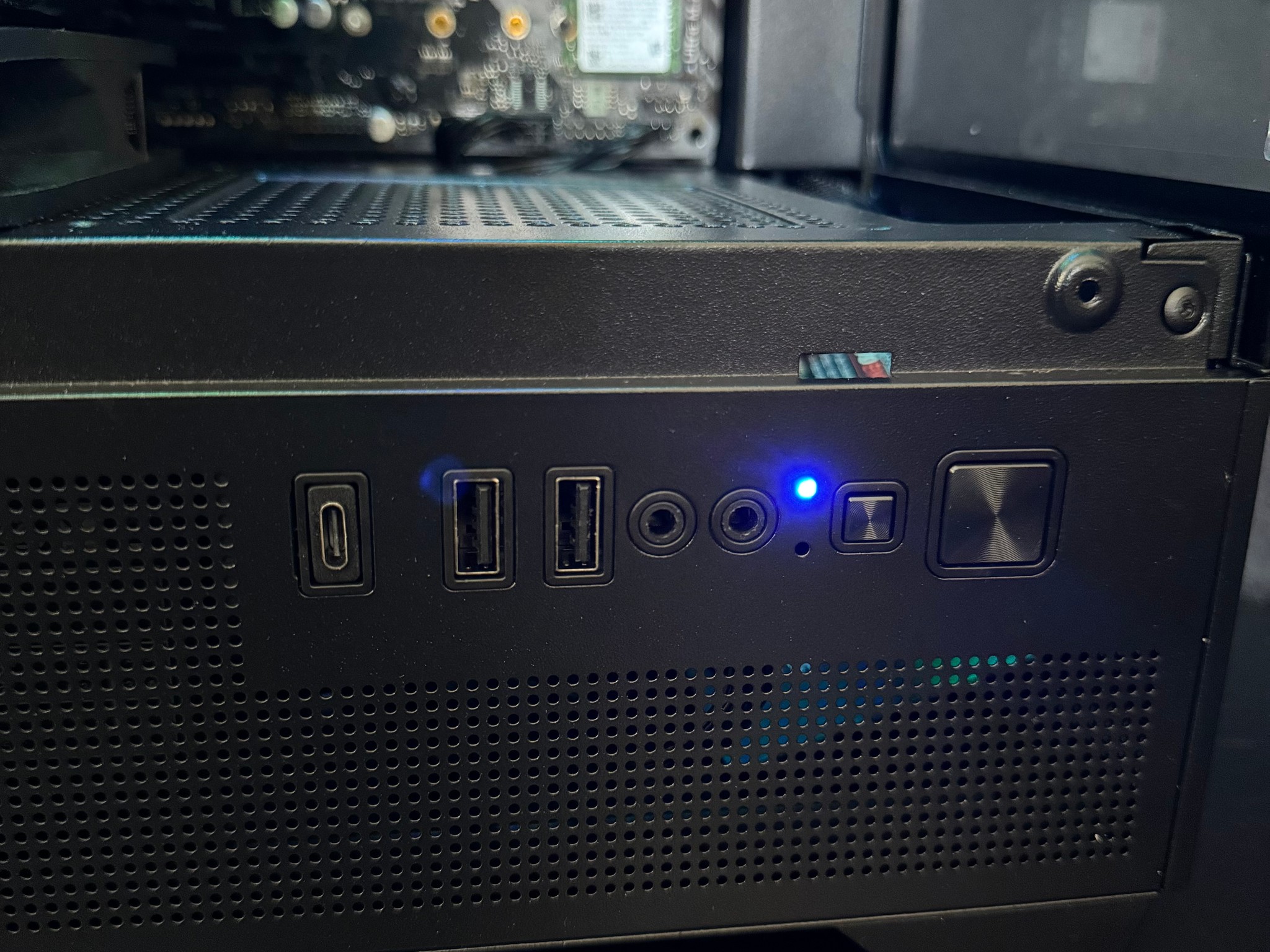 GTX 1660TI, Intel i5-9600K, 16GB DDR4, 756GB Storage Gaming PC