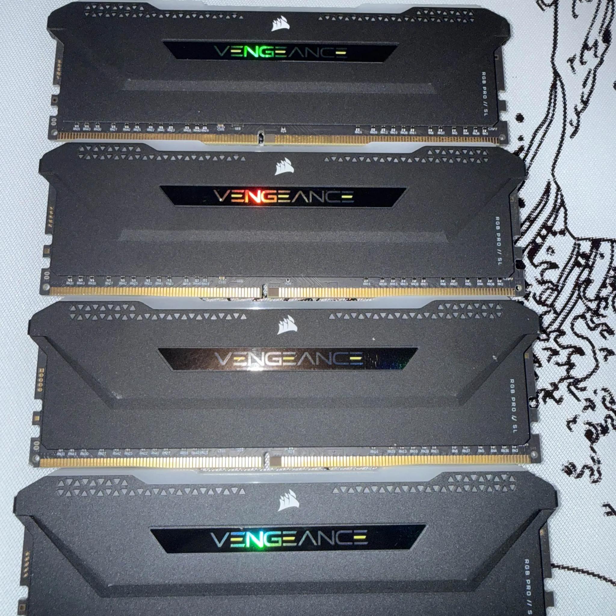 Corsair Vengeance RGB Pro SL 32GB CL16 DDR4 3200MHz/ 4 Sticks of 8GB