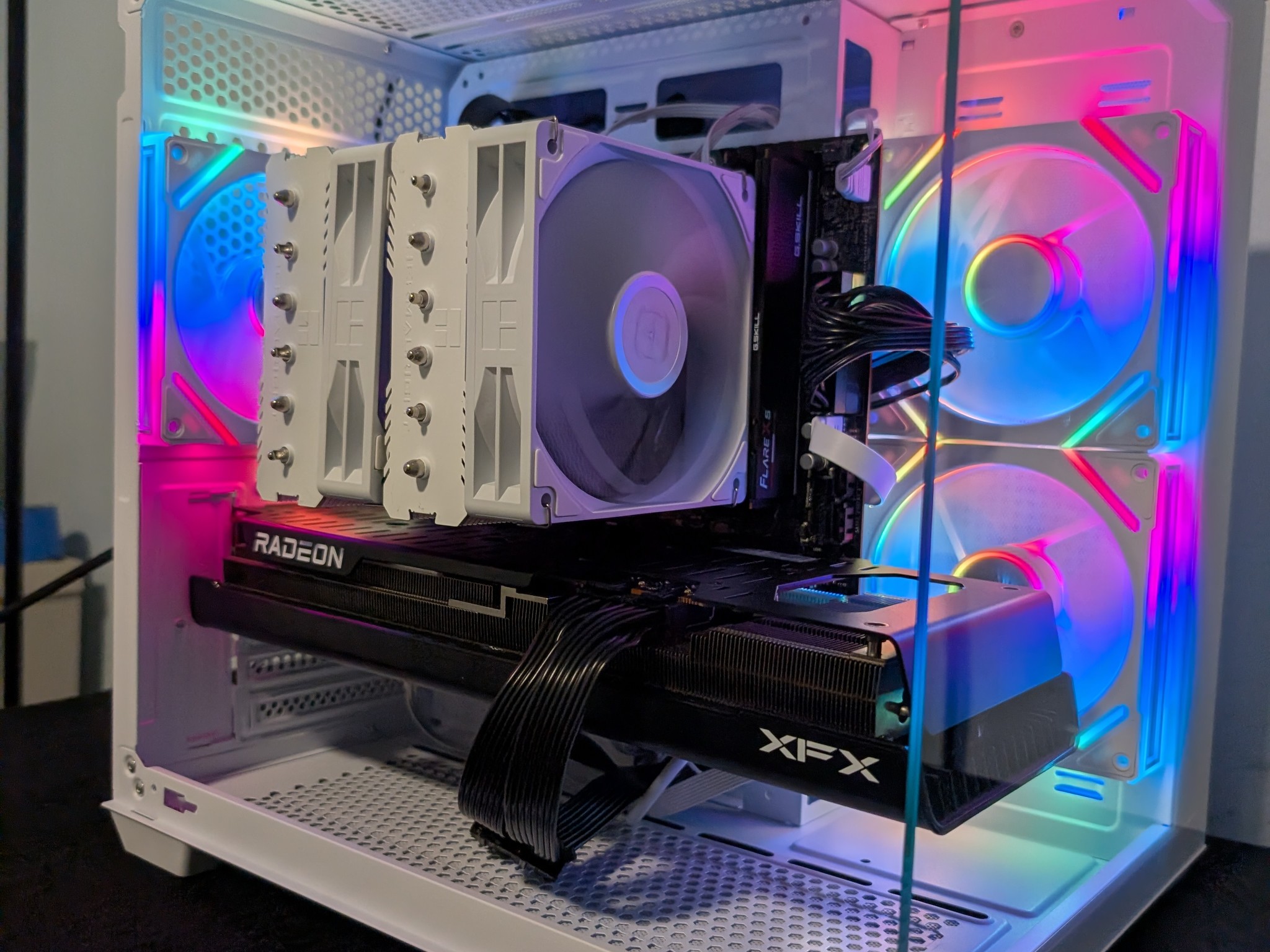 RX 7900 GRE 16GBvram-Ryzen 5 7500x3d-32 GB DDR5 6000-1 TB NVME Premium Gaming PC