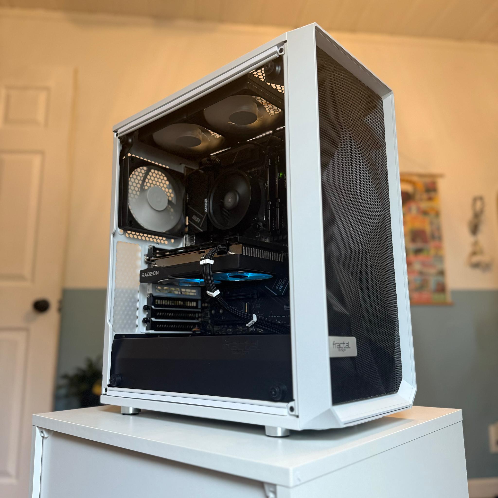 Stealthy High-End 1080p Gaming - RX 6600XT | Ryzen 5 8500G | 1TB SSD | 16GB DDR5