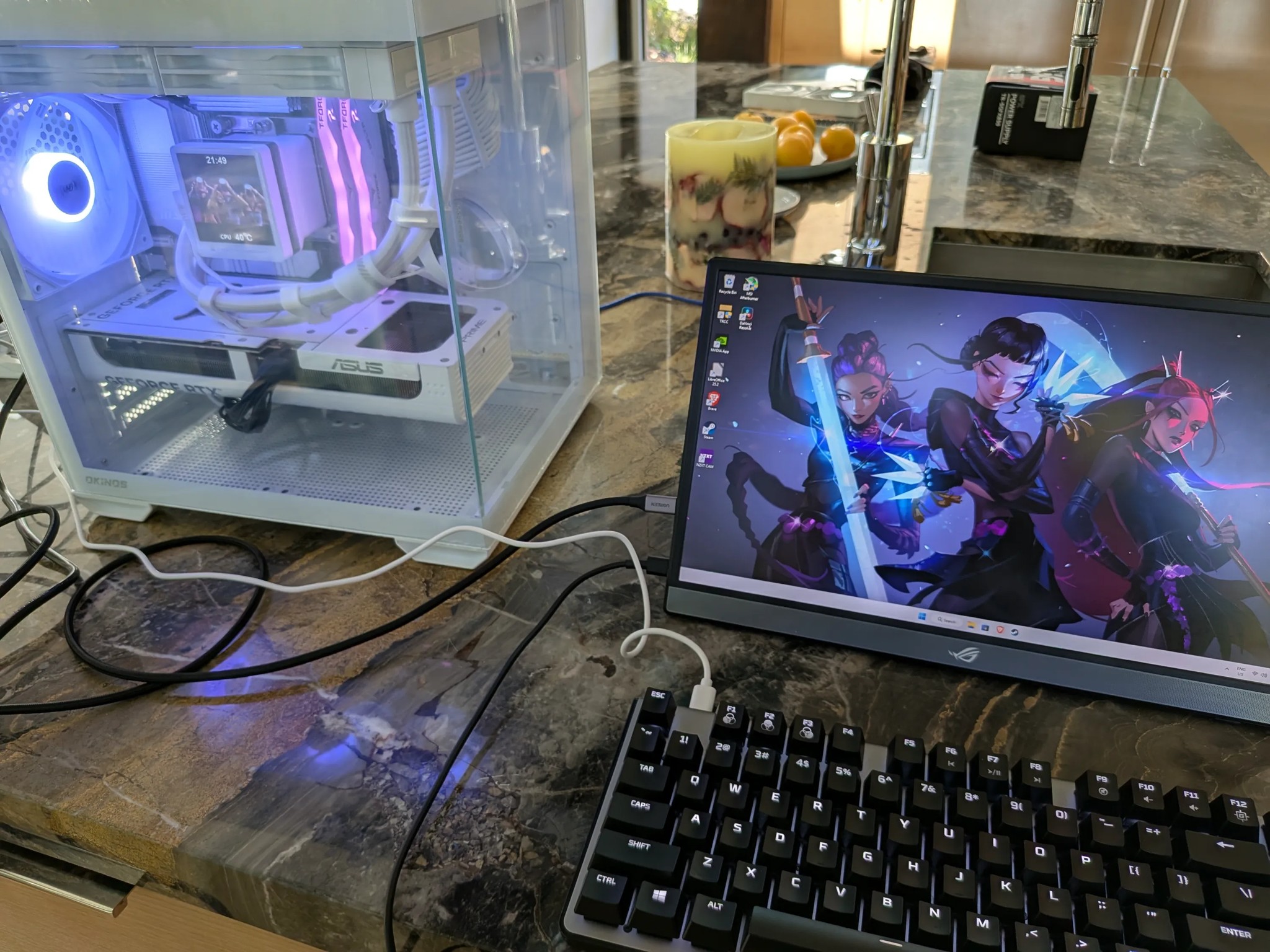 Huntr/x Ice - RTX 5070, Intel Core Ultra 7 265K, 32 GB DDR5, 2 TB Gen 4 NVME, Liquid Cooled, RGB