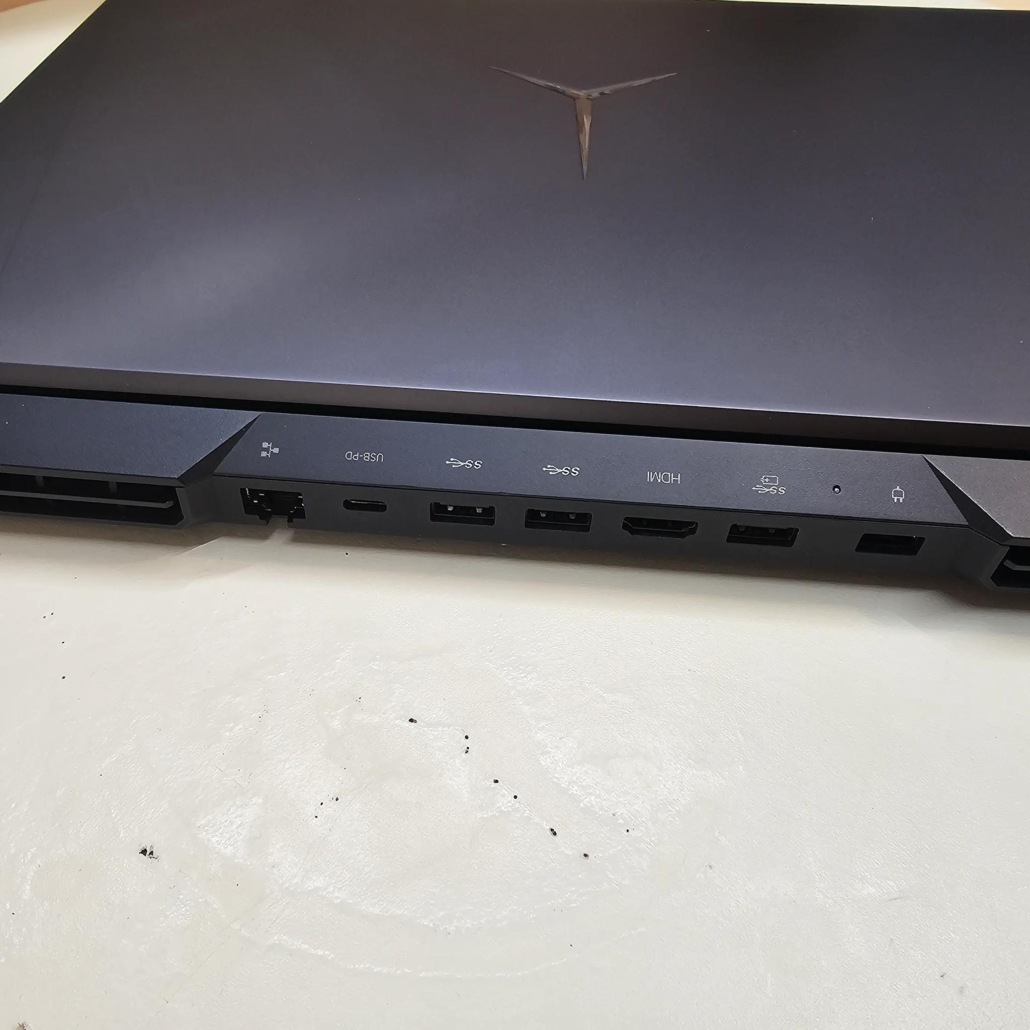 High End Laptop 16" | RTX 3070 | Ryzen 7 5800h 165hz 1440p 16 in IPS 32GB Ram Legion 5i PRO