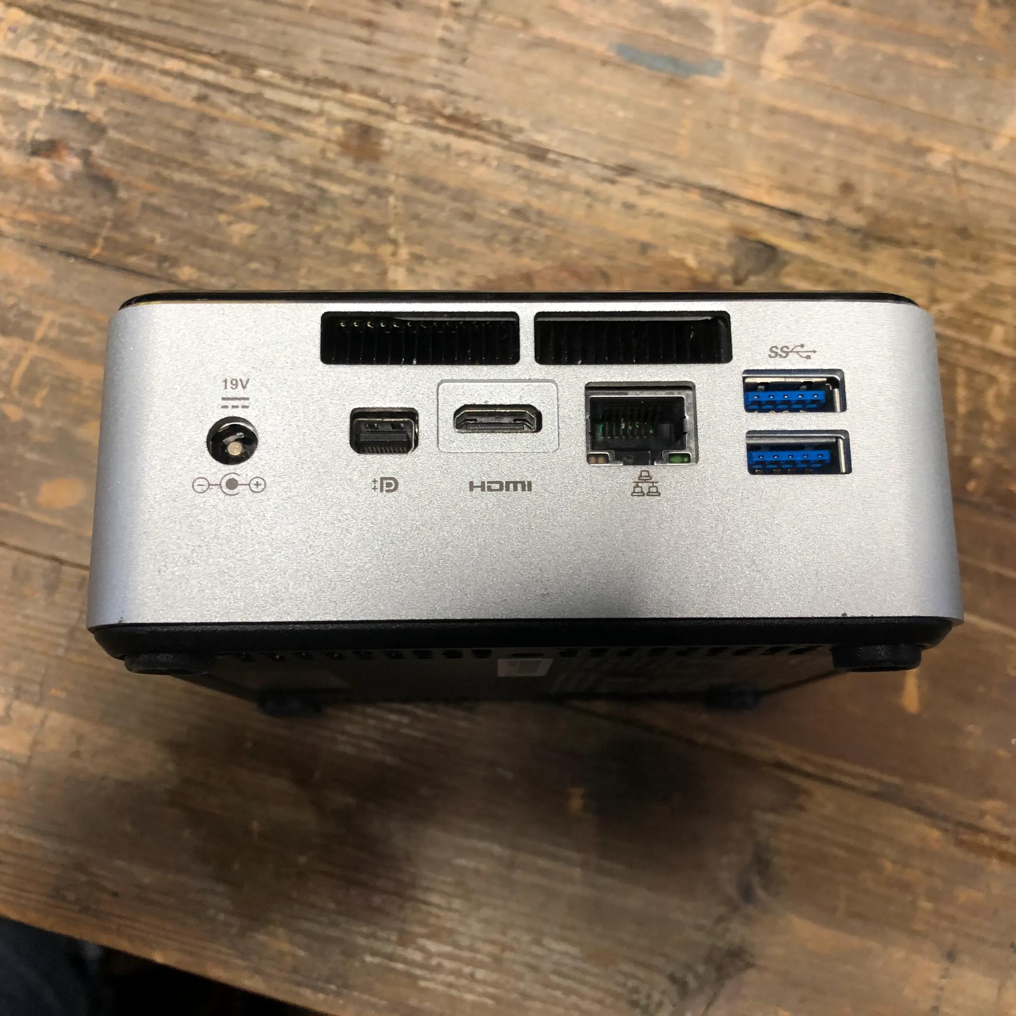 intel NUC d54250wykh Mini pc