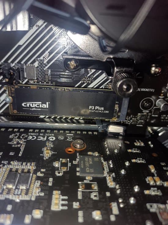 Combo Asus B550-Plus/ Ryzen 5 2600 W\ 16GB TForce DDR4 3200Mhz CL18 and 1 TB Crucial P3 M.2