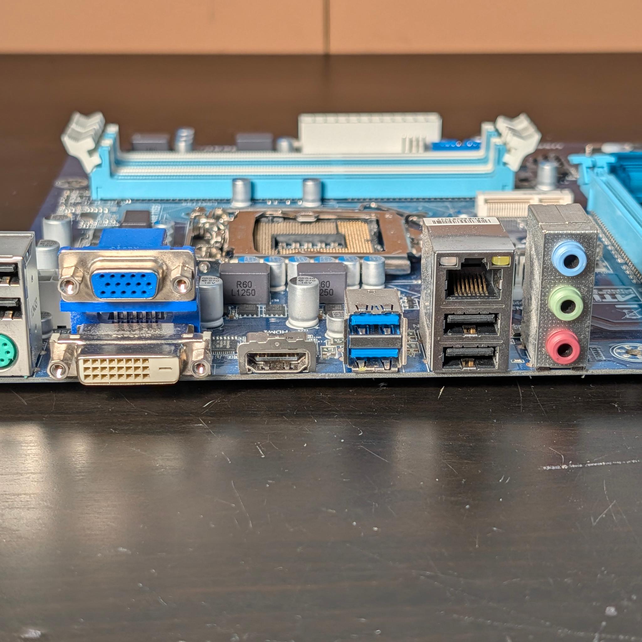 Gigabyte GA-H77-DS3H LGA1155 H77 Motherboard ATX VGA DDR3 Untested No IO Shield