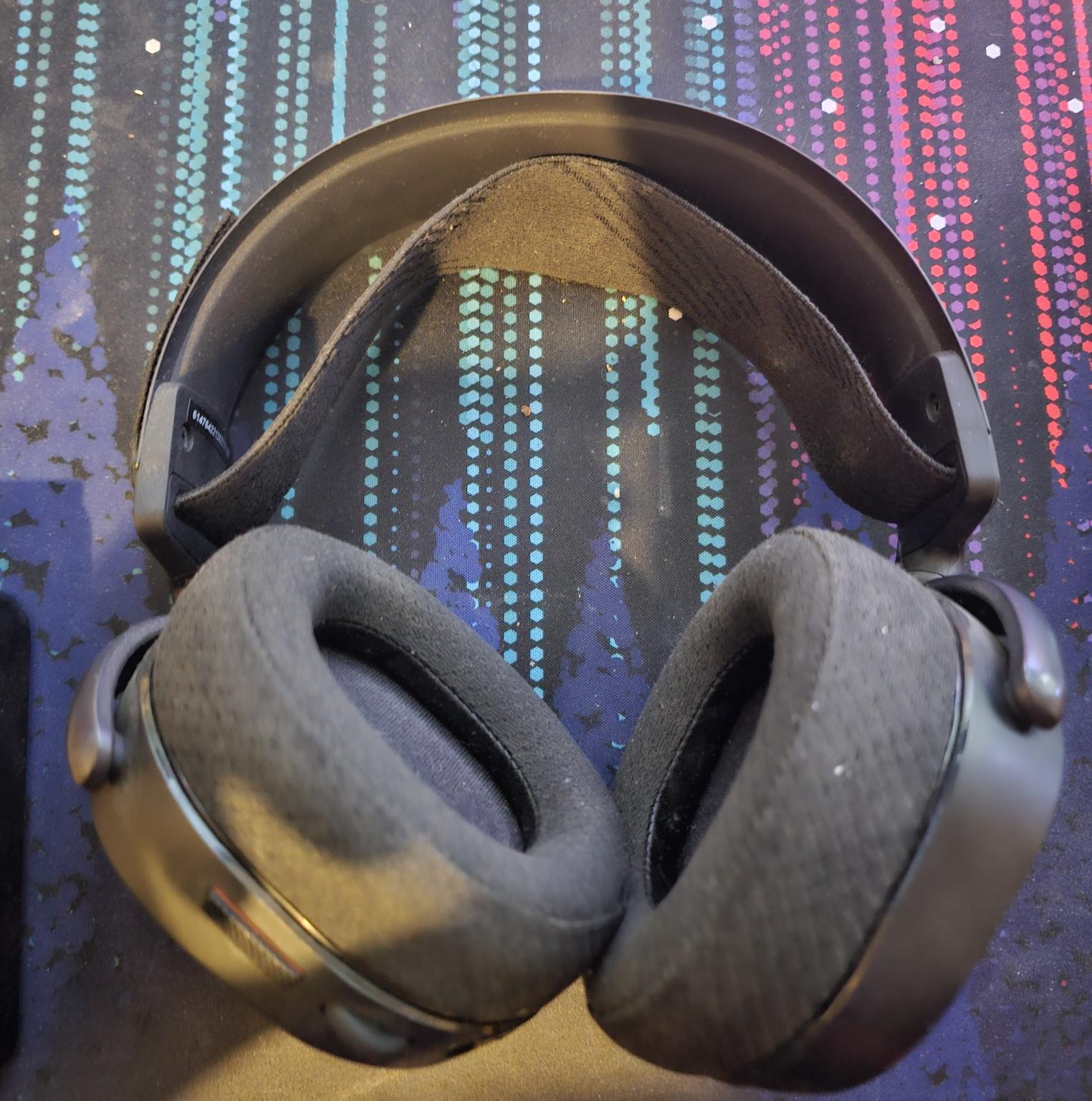 Arctis Pro Wireless + base