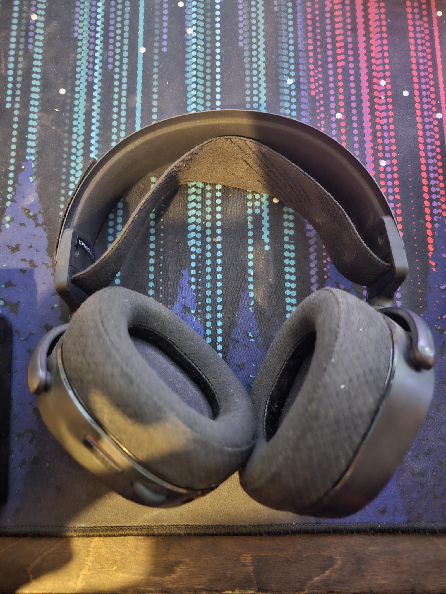 Arctis Pro Wireless + base