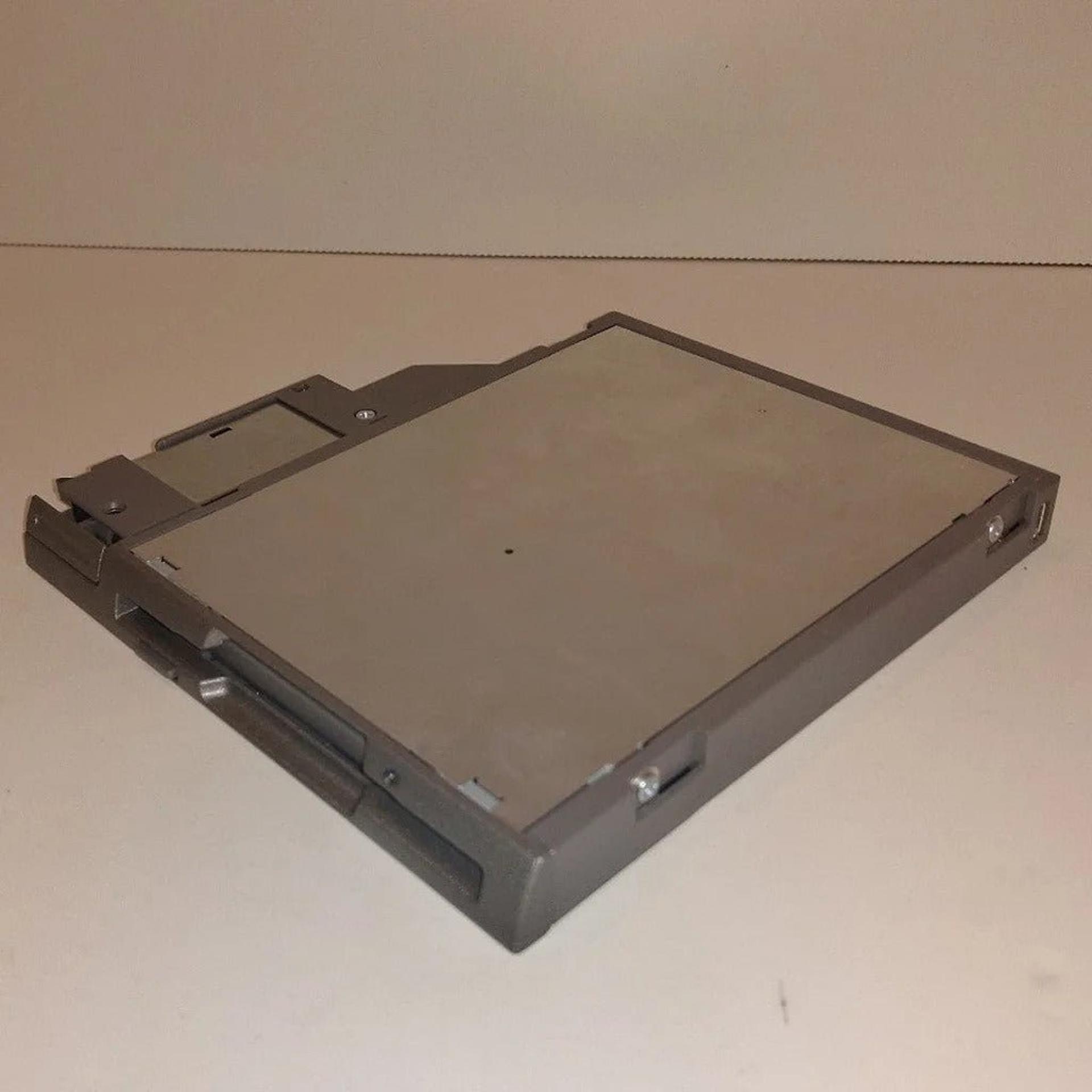 Dell 01R159 3.5" Floppy Drive for Dell Latitude D Series 6Y185-A00 MPF82E-U5