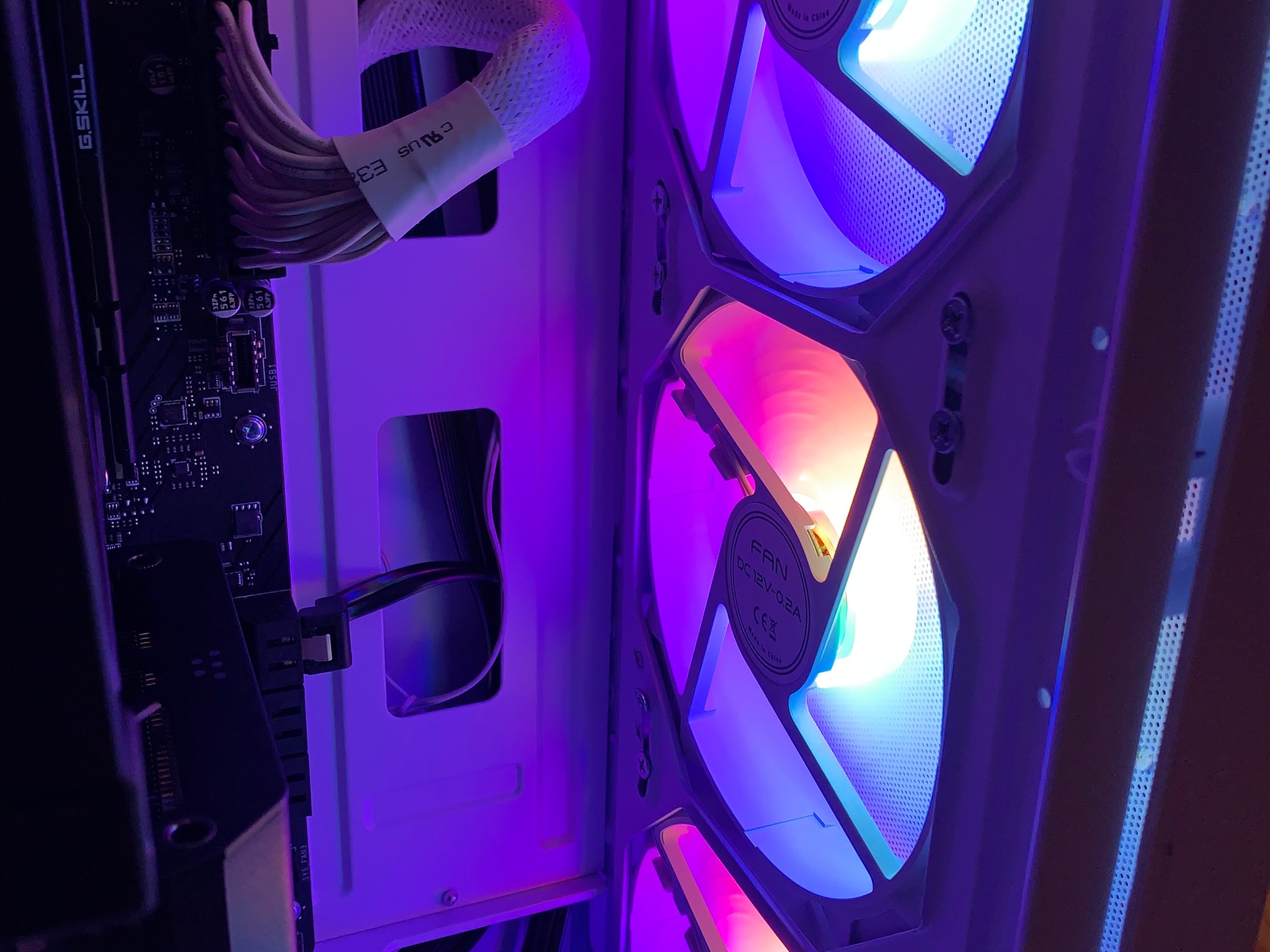 BRAND NEW RYZEN 7700x RTX 4060 STREAMING/GAMING/EDITING PC 32GB DDR5 1000GB SSD WINDOWS