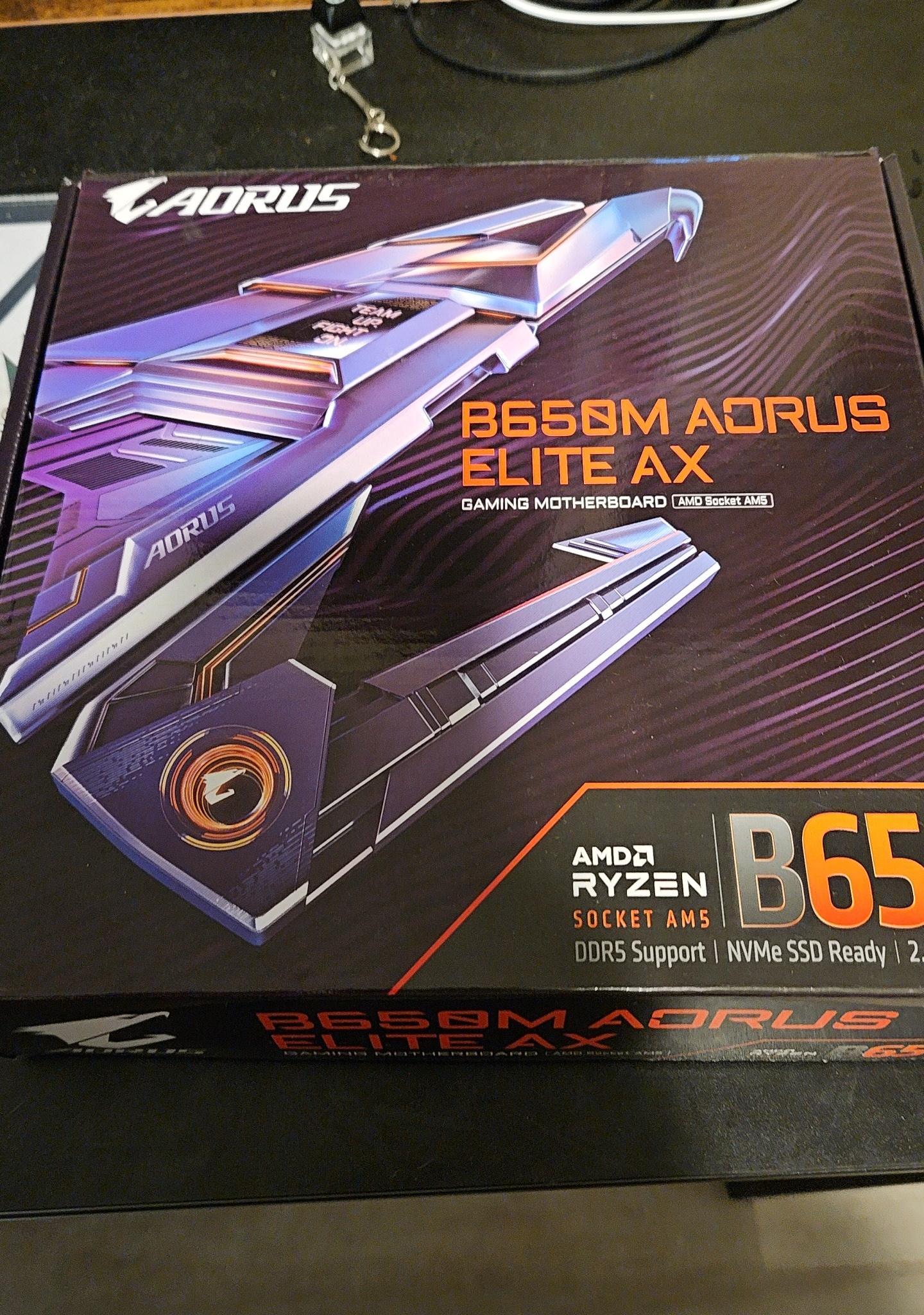 GIGABYTE B650M AORUS Elite AX, CORSAIR VENGEANCE RGB DDR5 RAM 32GB