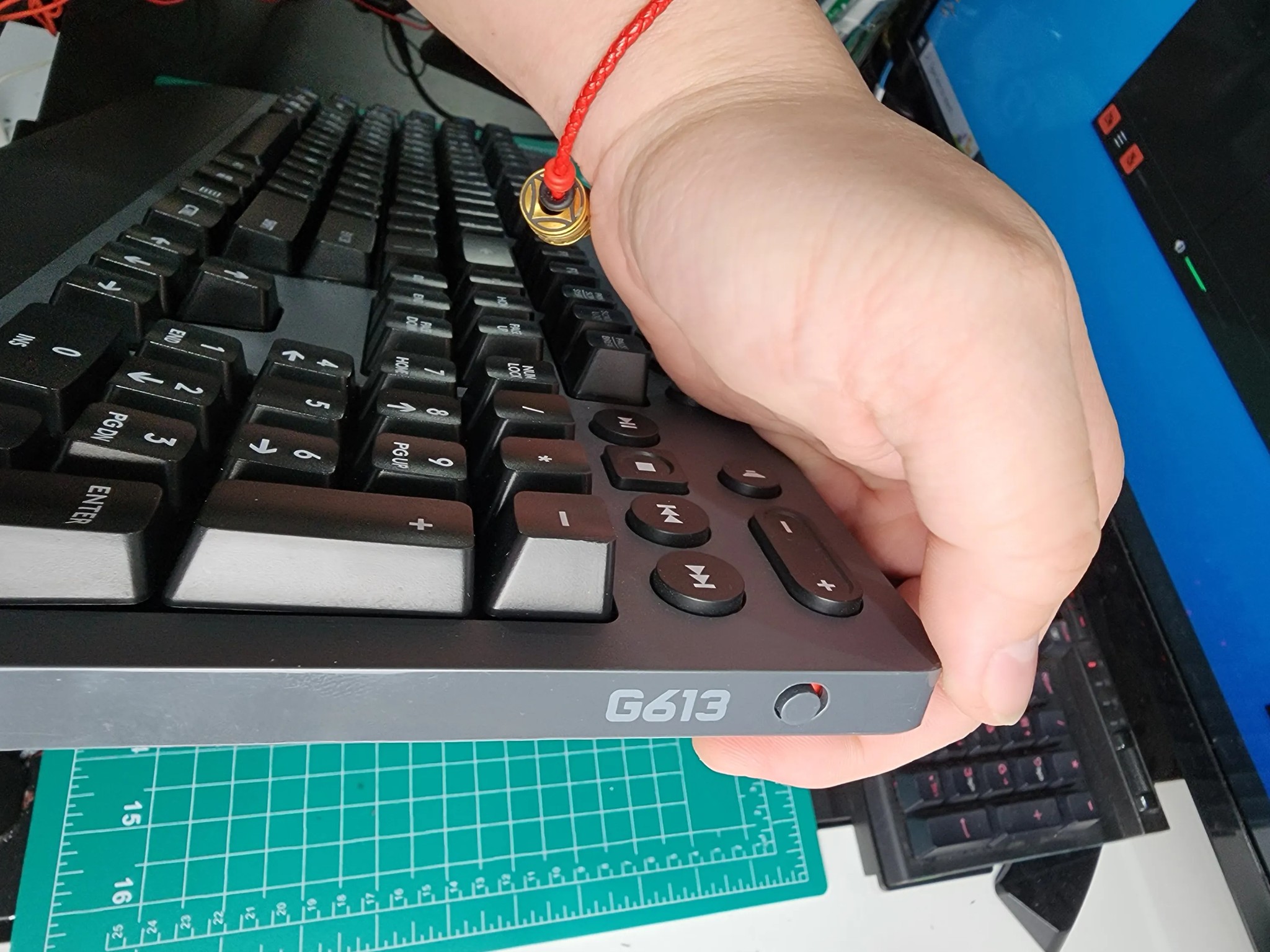 Logitech G613 Wireless Gaming Mechanical Romer-G Switch Keyboard in Black