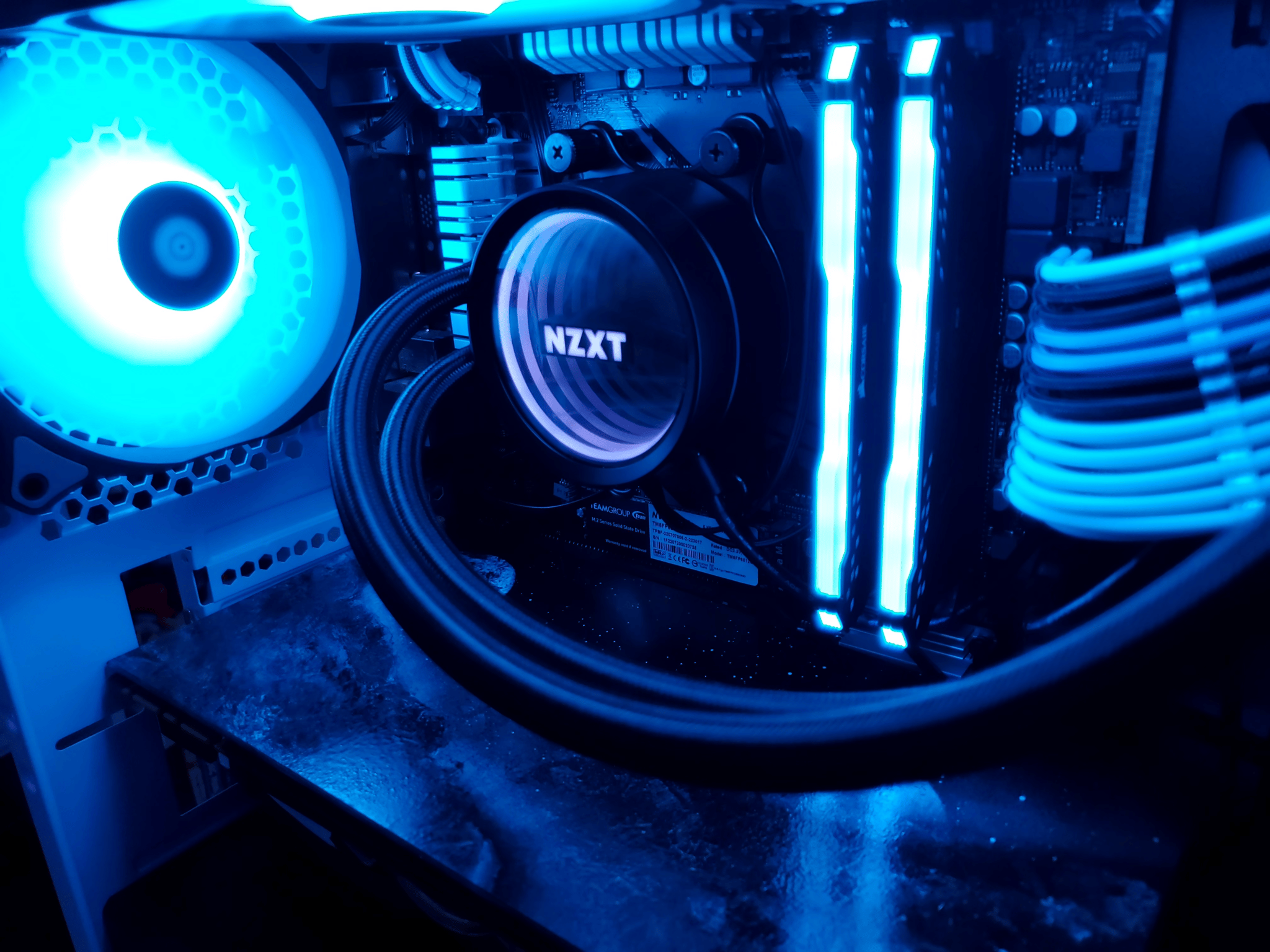 The Space-Station | GTX 1080 - Ryzen 7 1700x Gaming PC