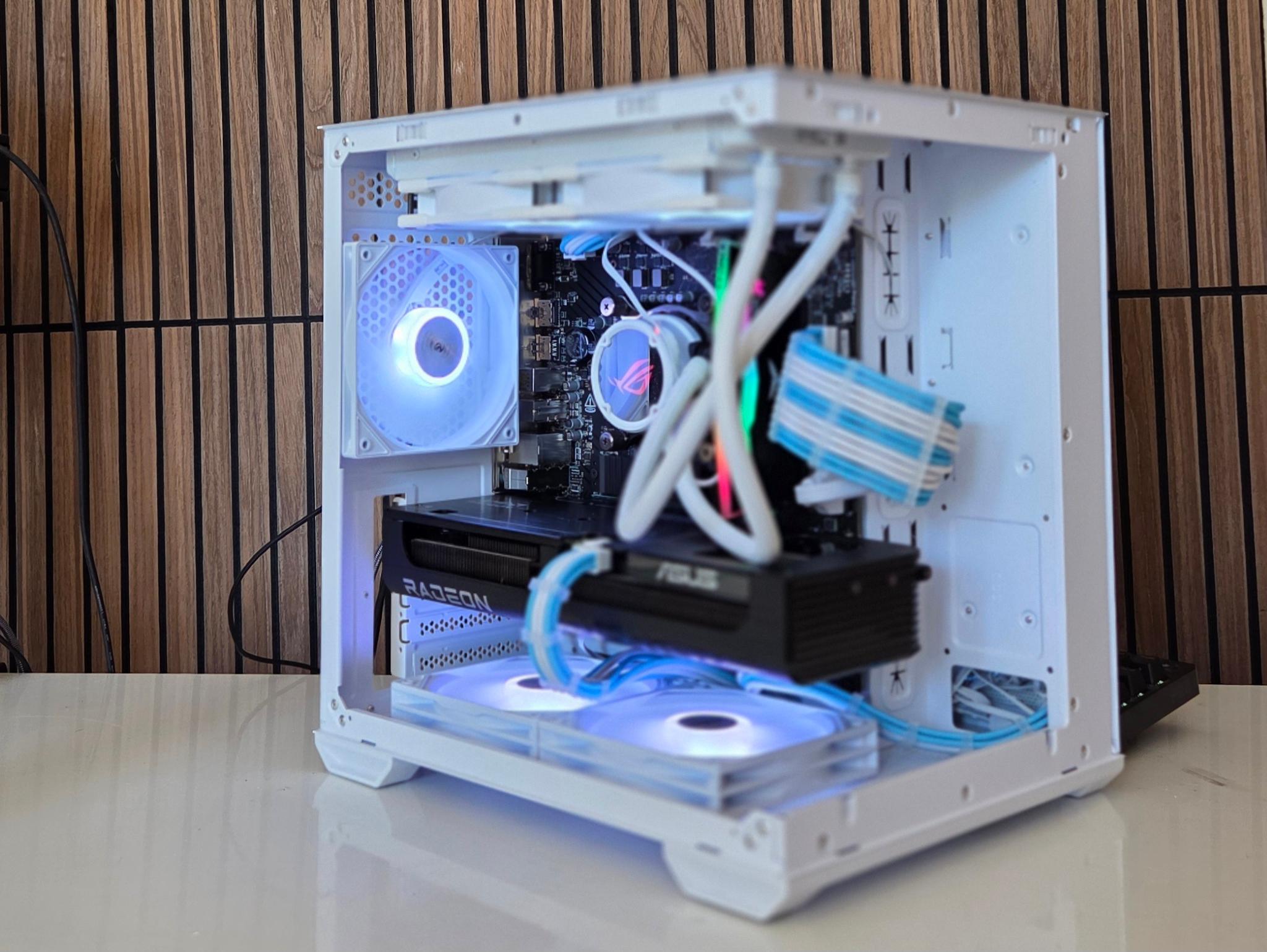 White gaming Pc | RX 9060Xt 16GB | 12600K | DDR4/5 |32GB RAM | 1TB | Windows 11 |