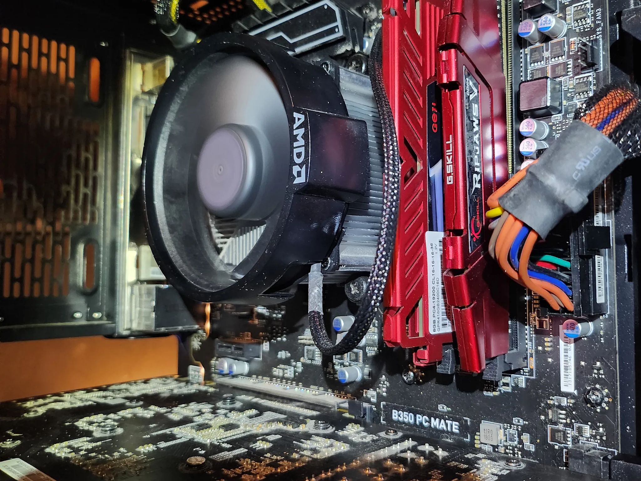 Gtx 1070 | Ryzen 5 1600 | Razer Tomahawk build