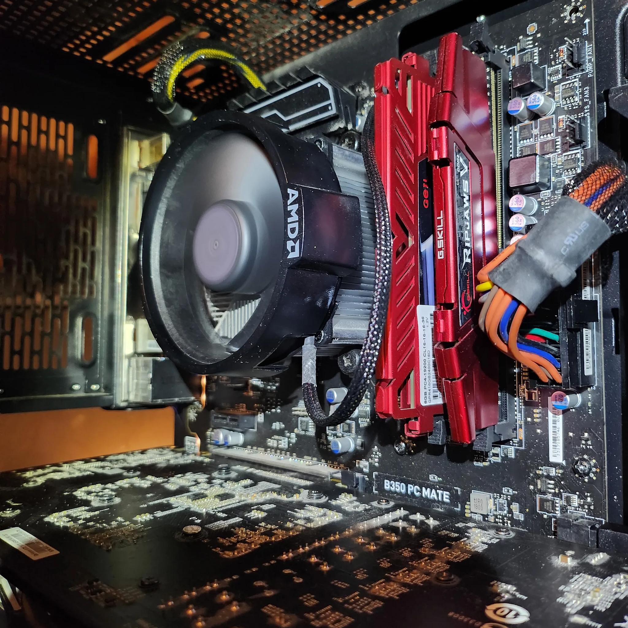 Gtx 1070 | Ryzen 5 1600 | Razer Tomahawk build