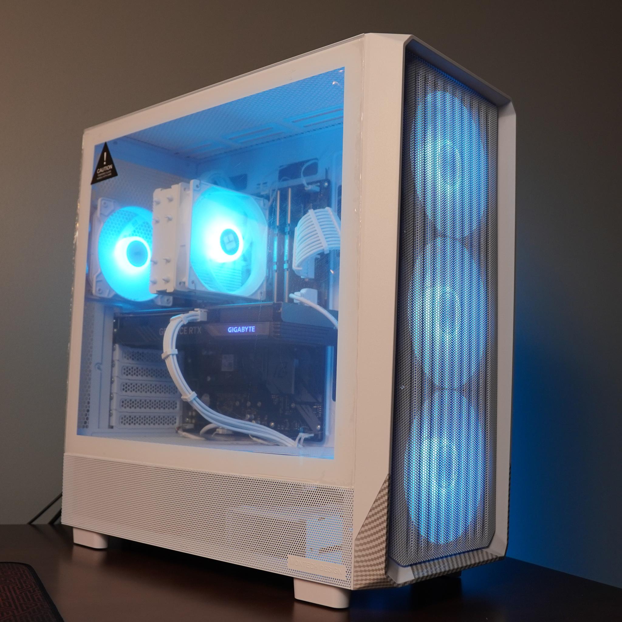 🤍ARCTIC🤍 1440p/1080p GAMING MACHINE 💚RTX 4060 🧡 Ryzen 5 3600 | 16GB | WIFI | WIN 11