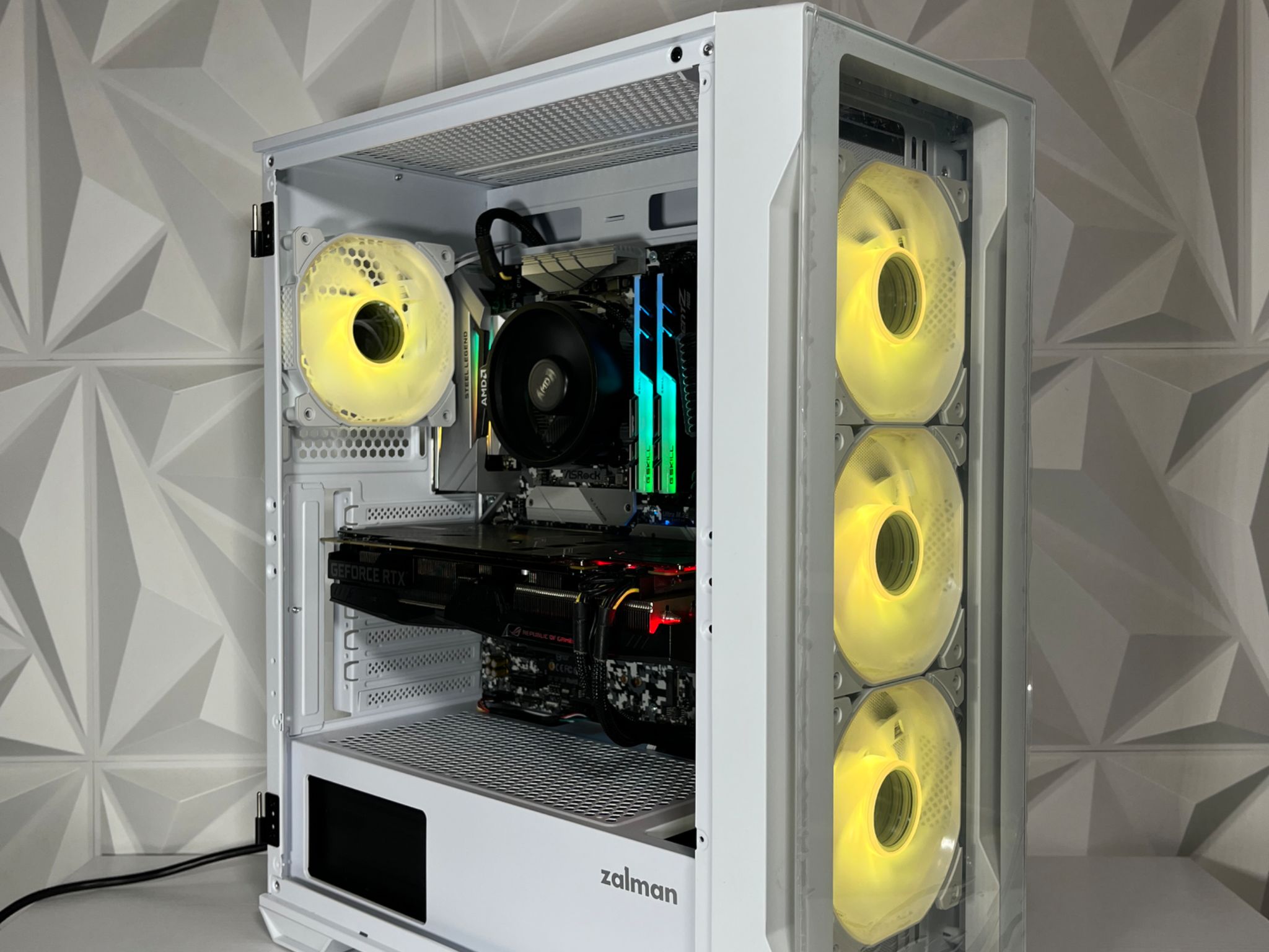 RTX 2060 6GB, Ryzen 7 2700X, 16GB RAM | White RGB Gaming Computer/PC