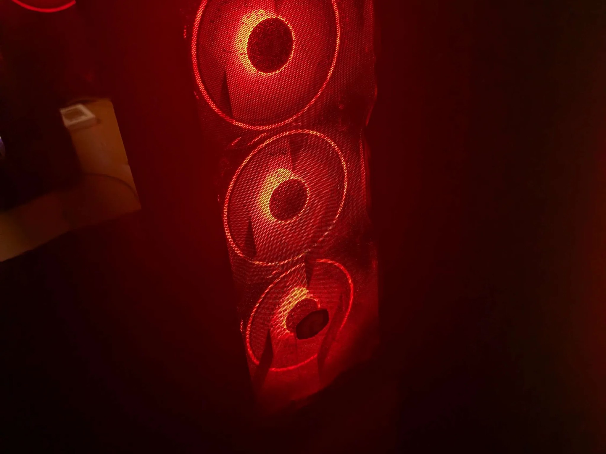 Gaming Pc no GPU 5800X may have 1000W psu but atleast 850 has AIO