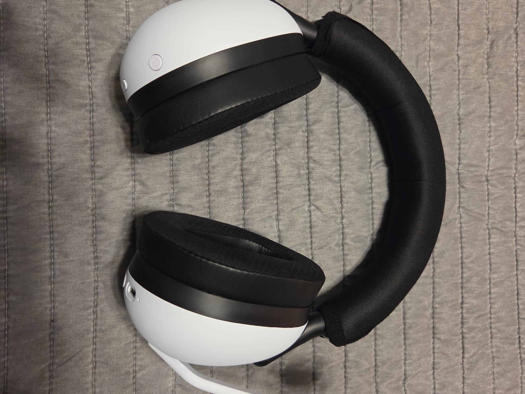 PlayStation Inzone H9 (Gen 1) headset in White (Excellent Condition)