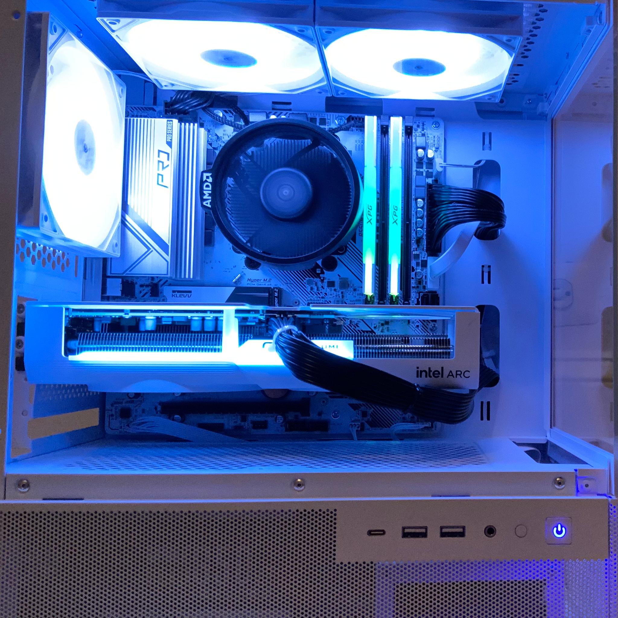 Extreme value white and black gaming pc Intel arc b580 and ryzen 5 5600!!
