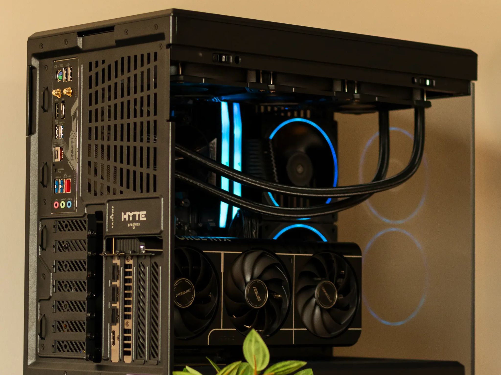 RTX 5070 Gaming/Workstation PC | Ryzen 7 7700x | 32gb DDR5 | 2TB SSD | Windows 11 Pro | WIFI + BT