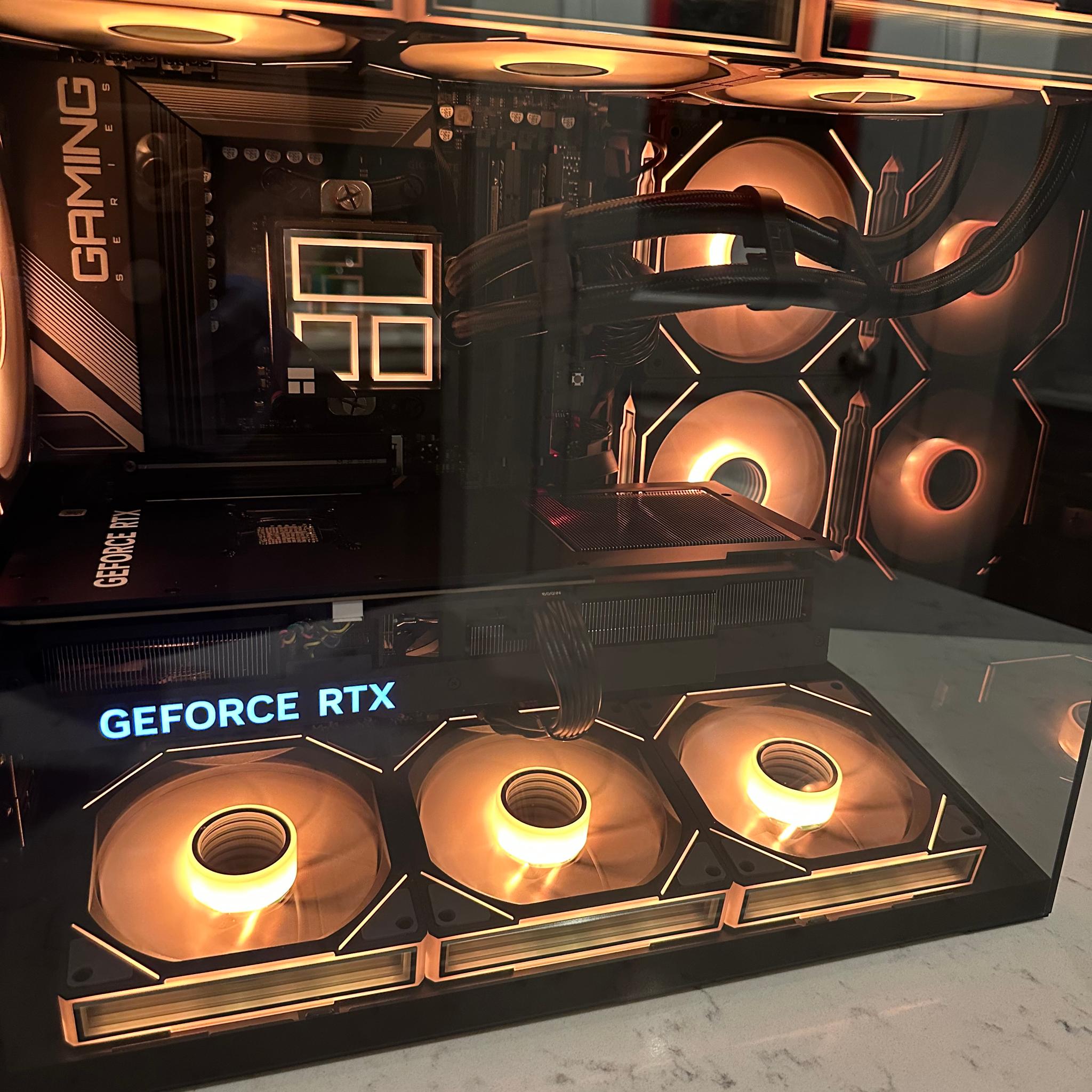 Ryzen 7 9700X / RTX 5070 Ti 16GB - O11 Dynamic Mini V2 Mid-Tower Black, 1TB M.2, 512GB M.2, 4TB SATA