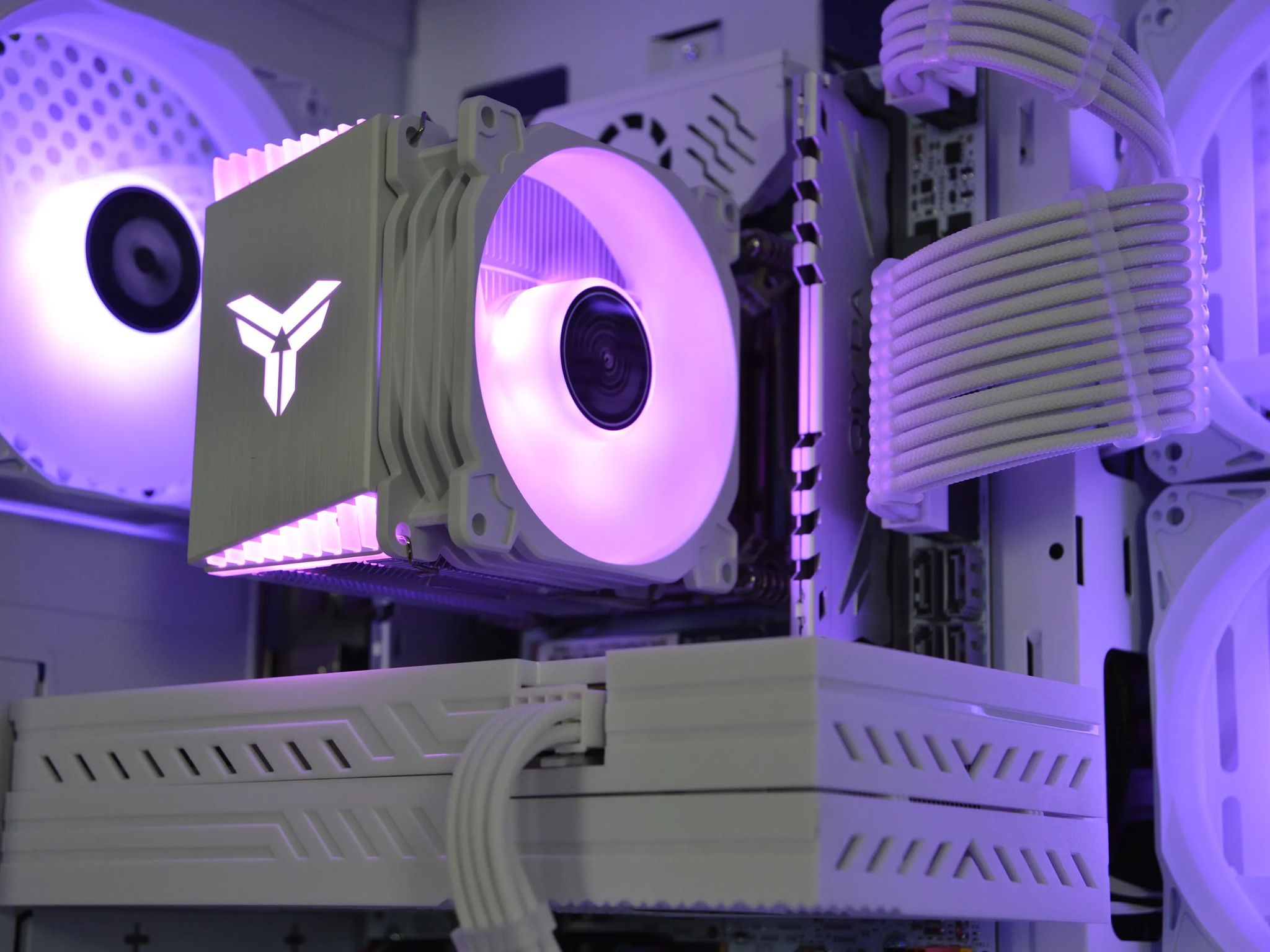 ⛈️🟣| RX 580 8GB | INTEL XEON E5 2670 V3 | 16GB RAM | 1TB SSD | Lightning Cloud 2.0 |
