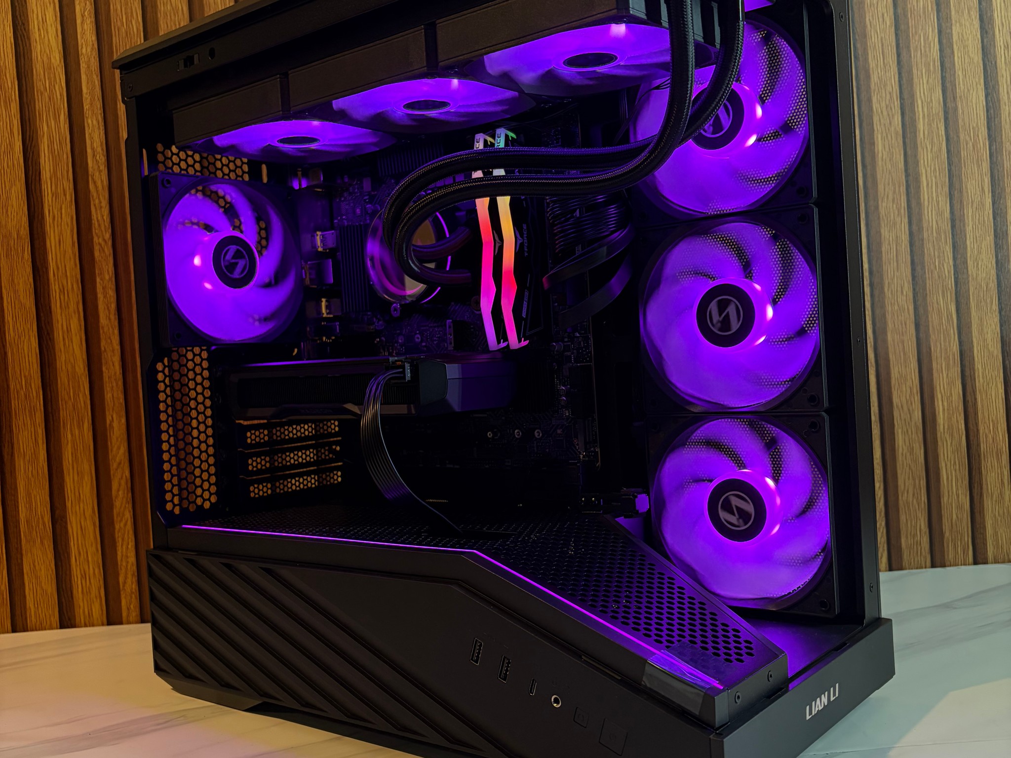 RX 7600 | I3 12100F | 16GB DDR5 | 500GB SSD | 360MM AIO | 750W | WINDOWS 11 PRO