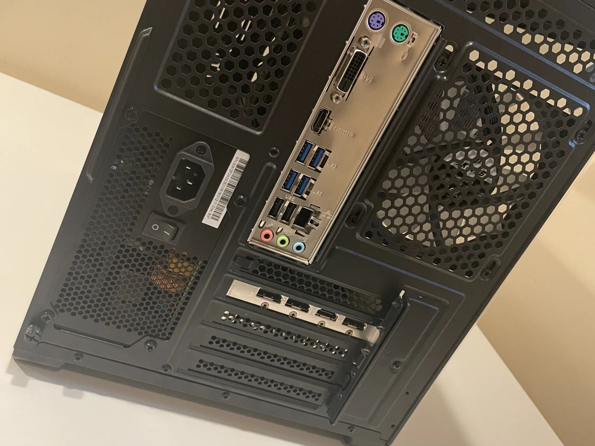 All-Black RGB Gaming PC – Ryzen 5 3600 / RX 6600
